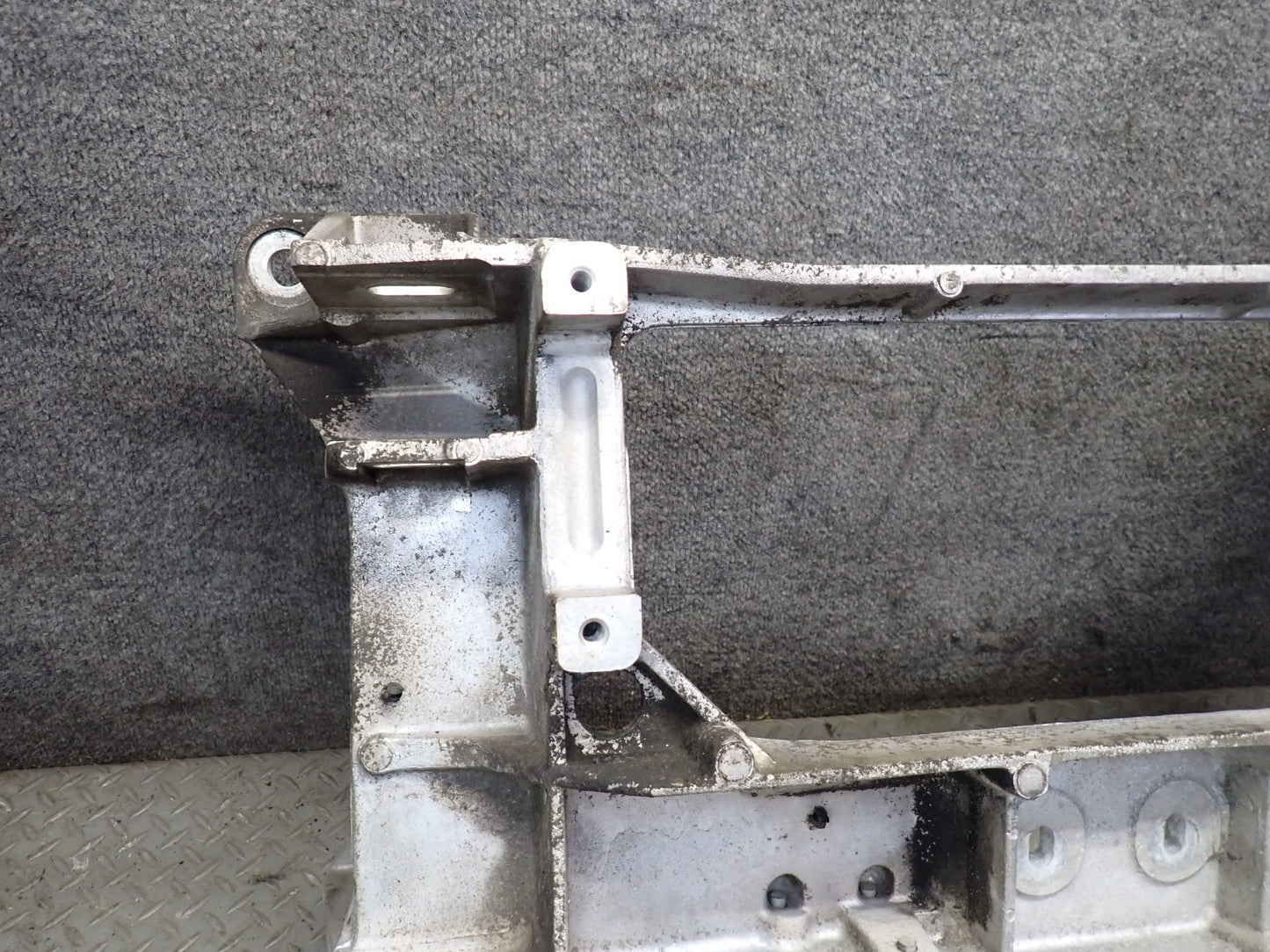 97-98 Chevrolet Corvette C5 Rear Suspension Subframe Crossmember Carrier 45K OEM