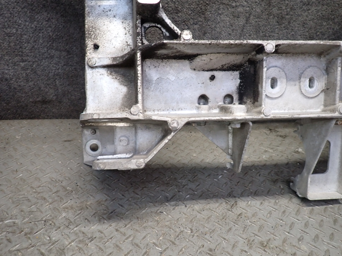 97-98 Chevrolet Corvette C5 Rear Suspension Subframe Crossmember Carrier 45K OEM