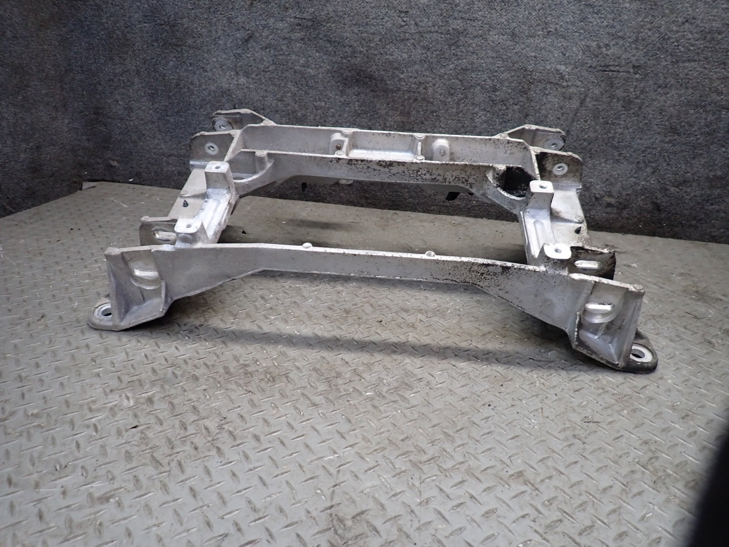 97-98 Chevrolet Corvette C5 Rear Suspension Subframe Crossmember Carrier 45K OEM