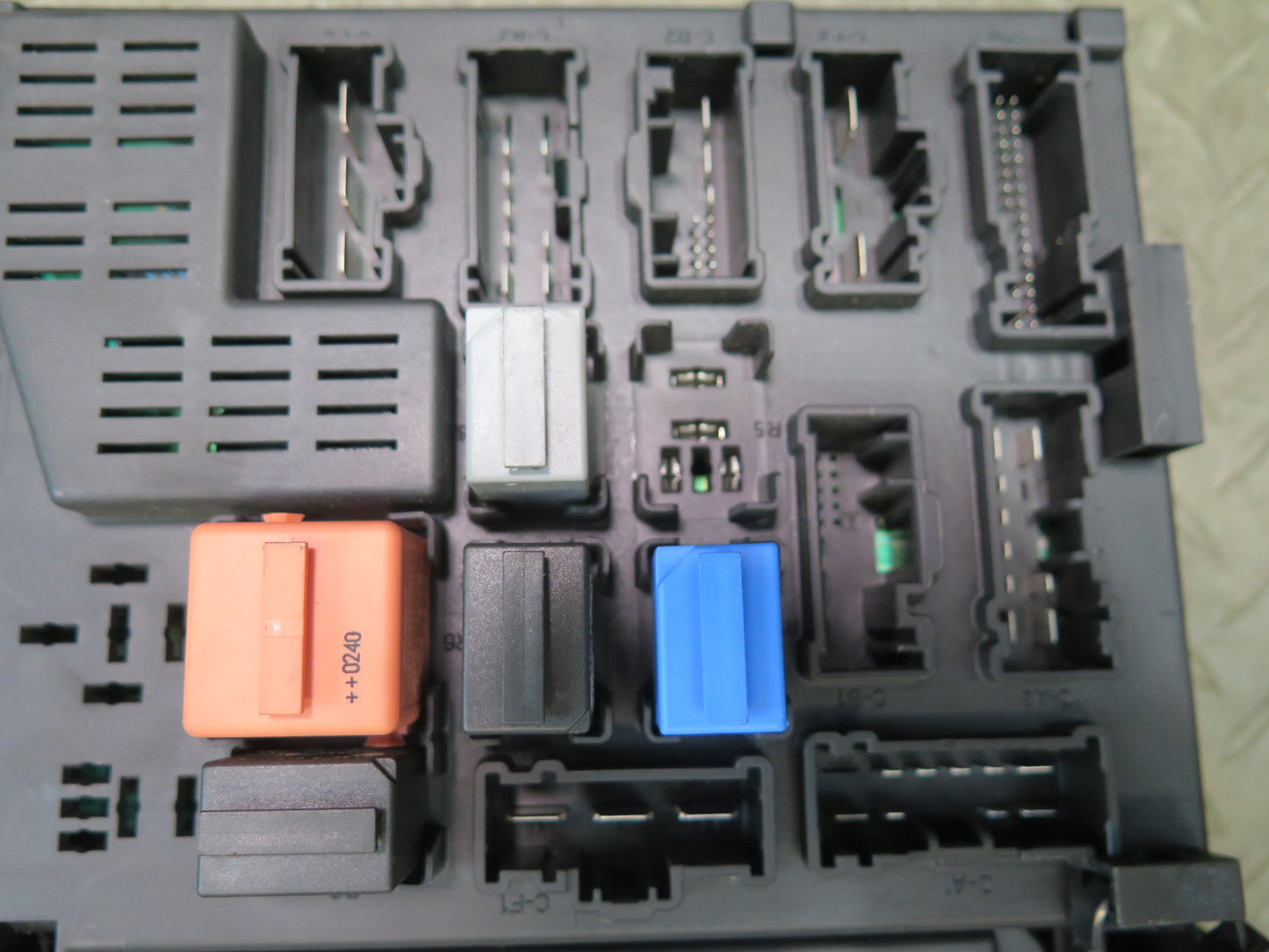 03-08 BMW E85 Z4 Dash Fuse Relay Box Module 8378113 OEM