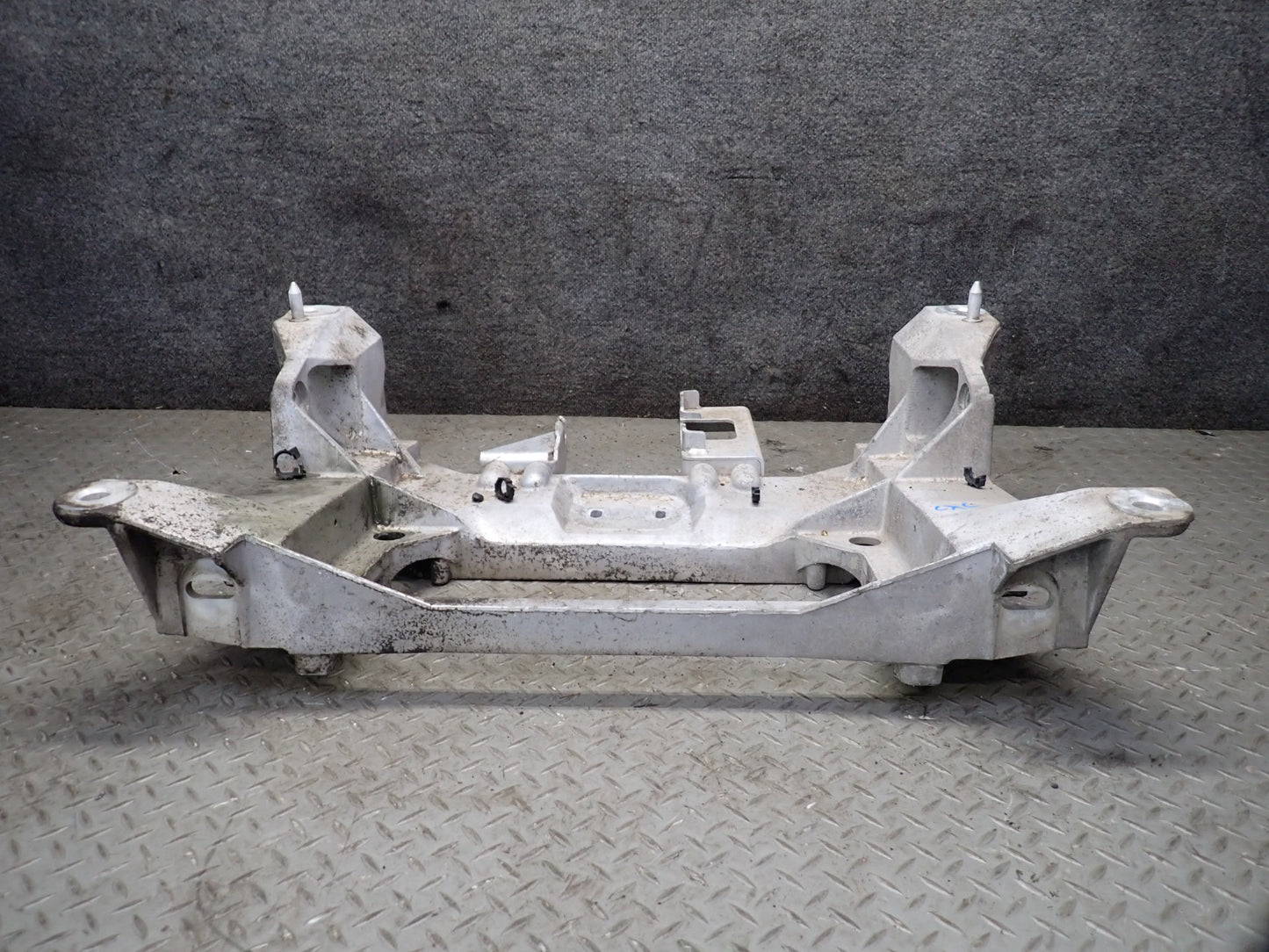 97-98 Chevrolet Corvette C5 Rear Suspension Subframe Crossmember Carrier 45K OEM