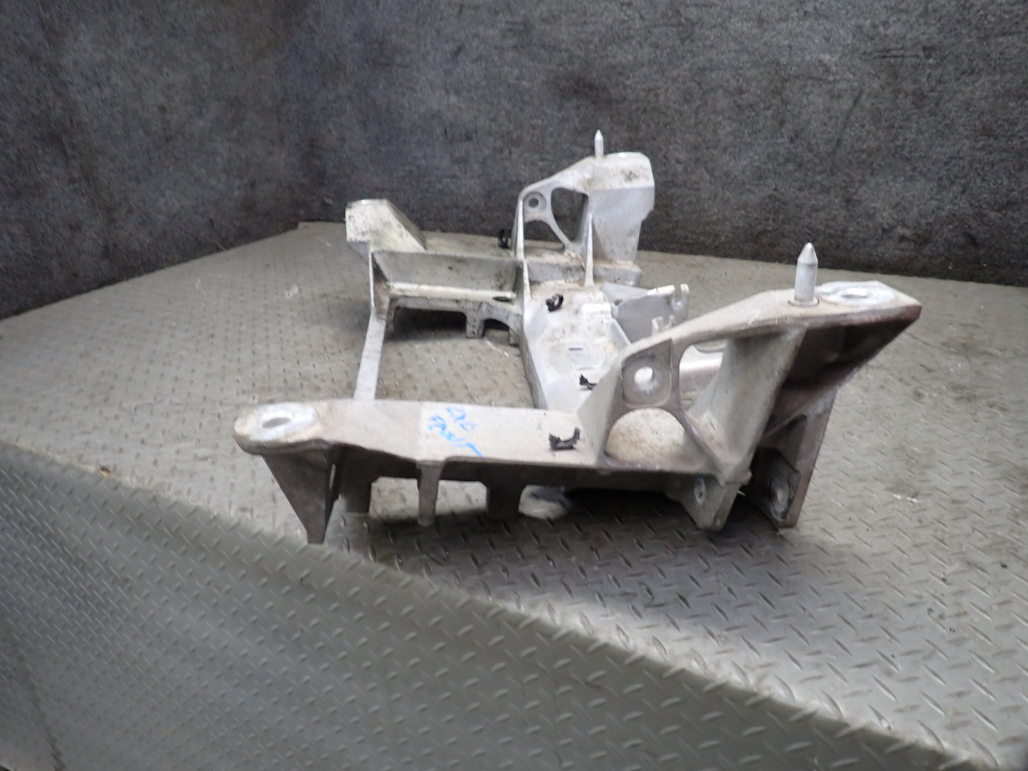 97-98 Chevrolet Corvette C5 Rear Suspension Subframe Crossmember Carrier 45K OEM
