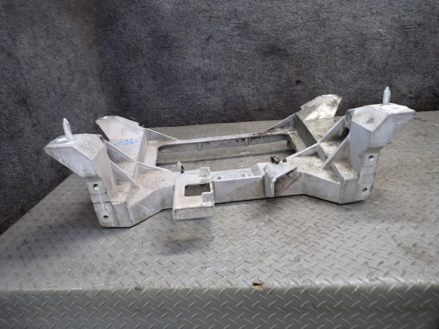 97-98 Chevrolet Corvette C5 Rear Suspension Subframe Crossmember Carrier 45K OEM