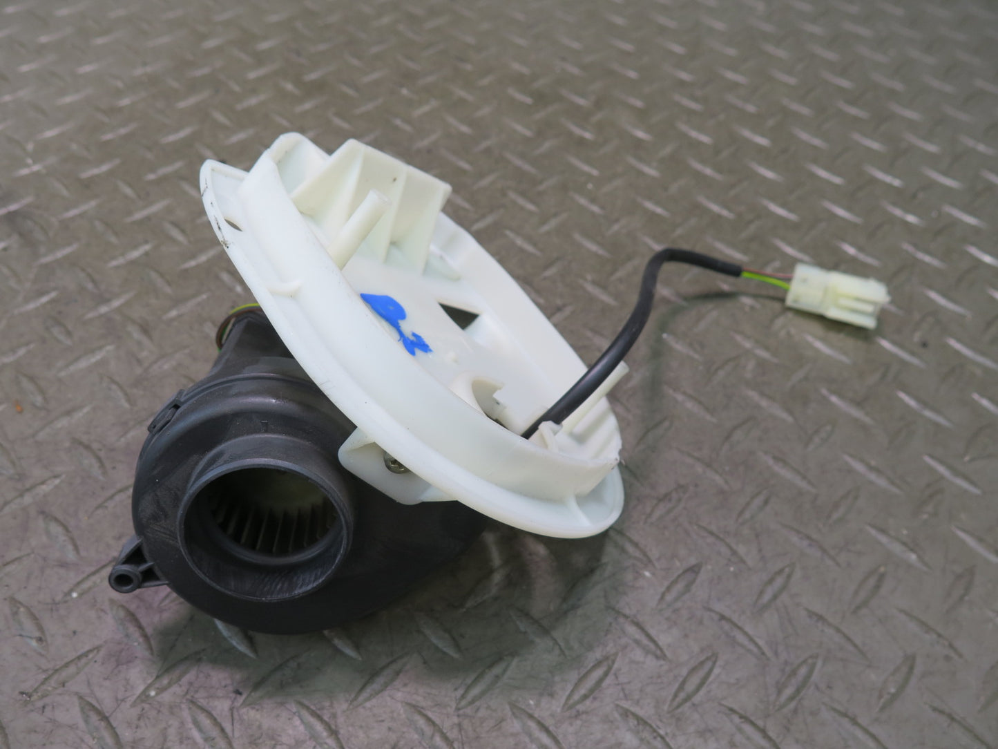 03-08 BMW E86 E85 Z4 Engine ECU ECM Cooling Fan Blower Motor 1438062 OEM