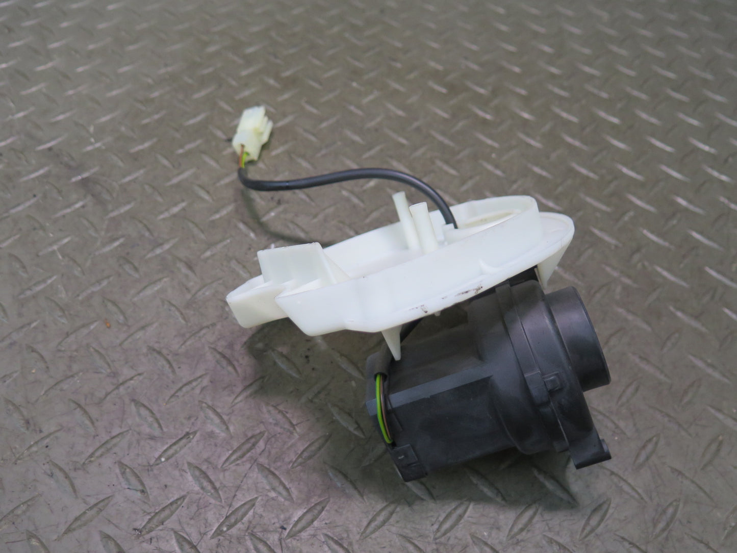 03-08 BMW E86 E85 Z4 Engine ECU ECM Cooling Fan Blower Motor 1438062 OEM