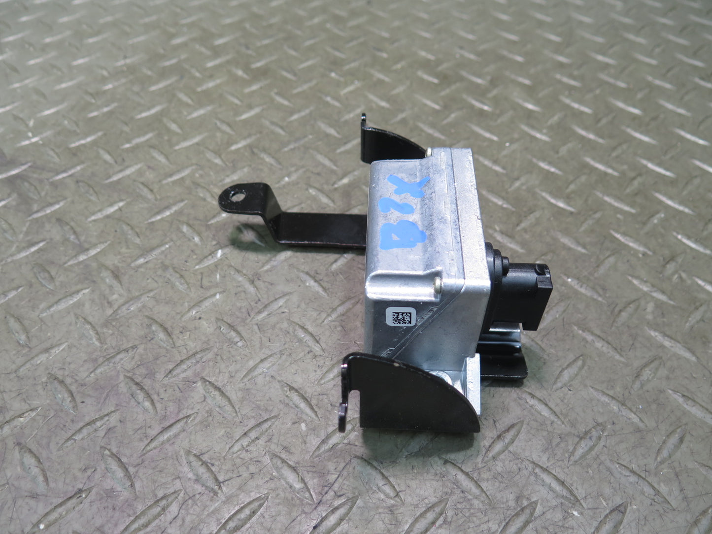 03-05 BMW E85 Z4 M54 YAW Rate Speed Sensor w Mount Bracket 6759412 OEM