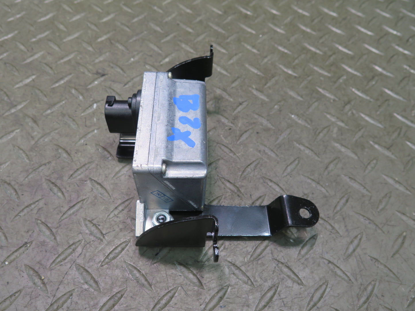 03-05 BMW E85 Z4 M54 YAW Rate Speed Sensor w Mount Bracket 6759412 OEM