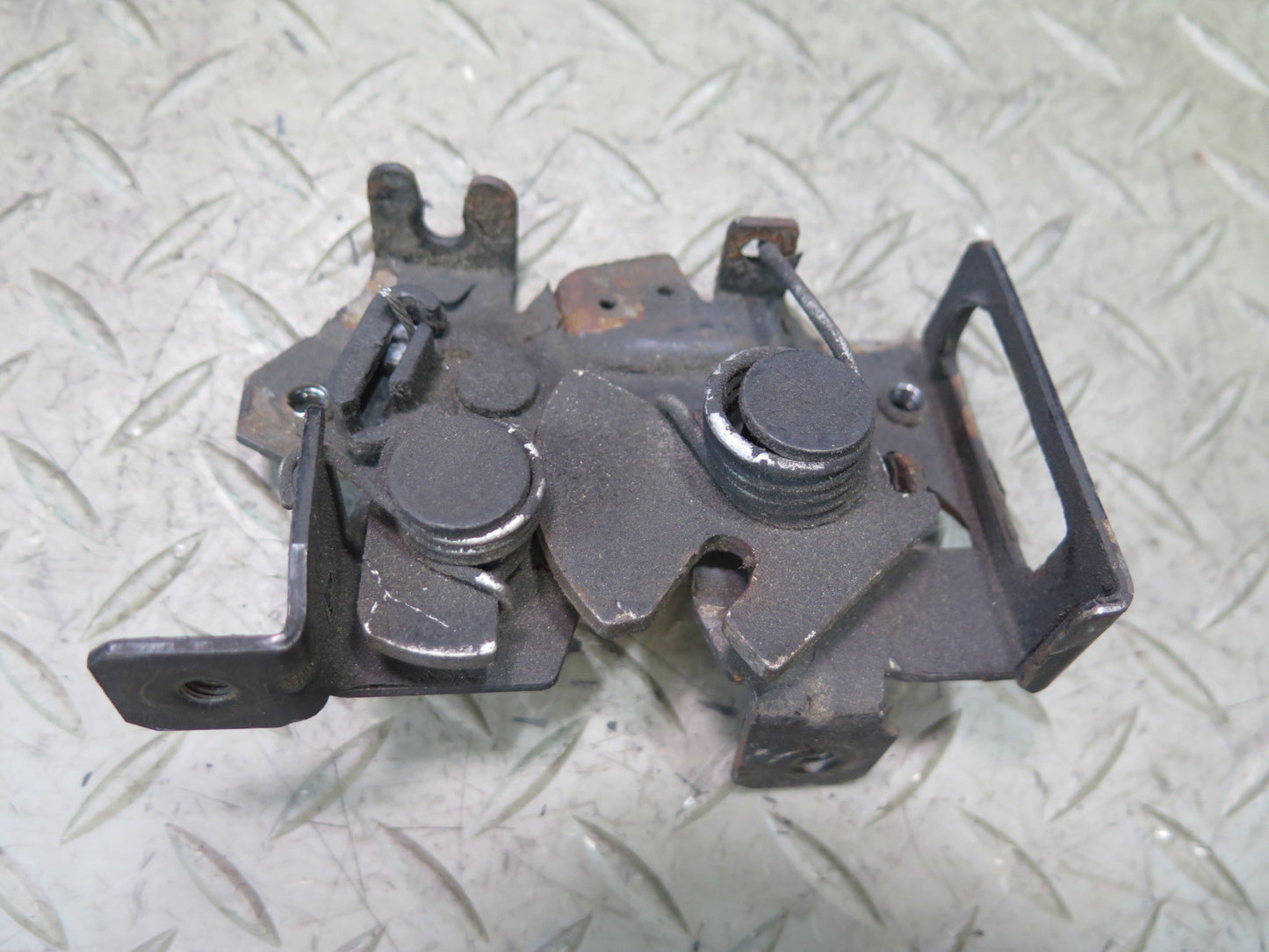 03-08 BMW E85 Z4 Front Hood Lock Latch 51237016183 OEM