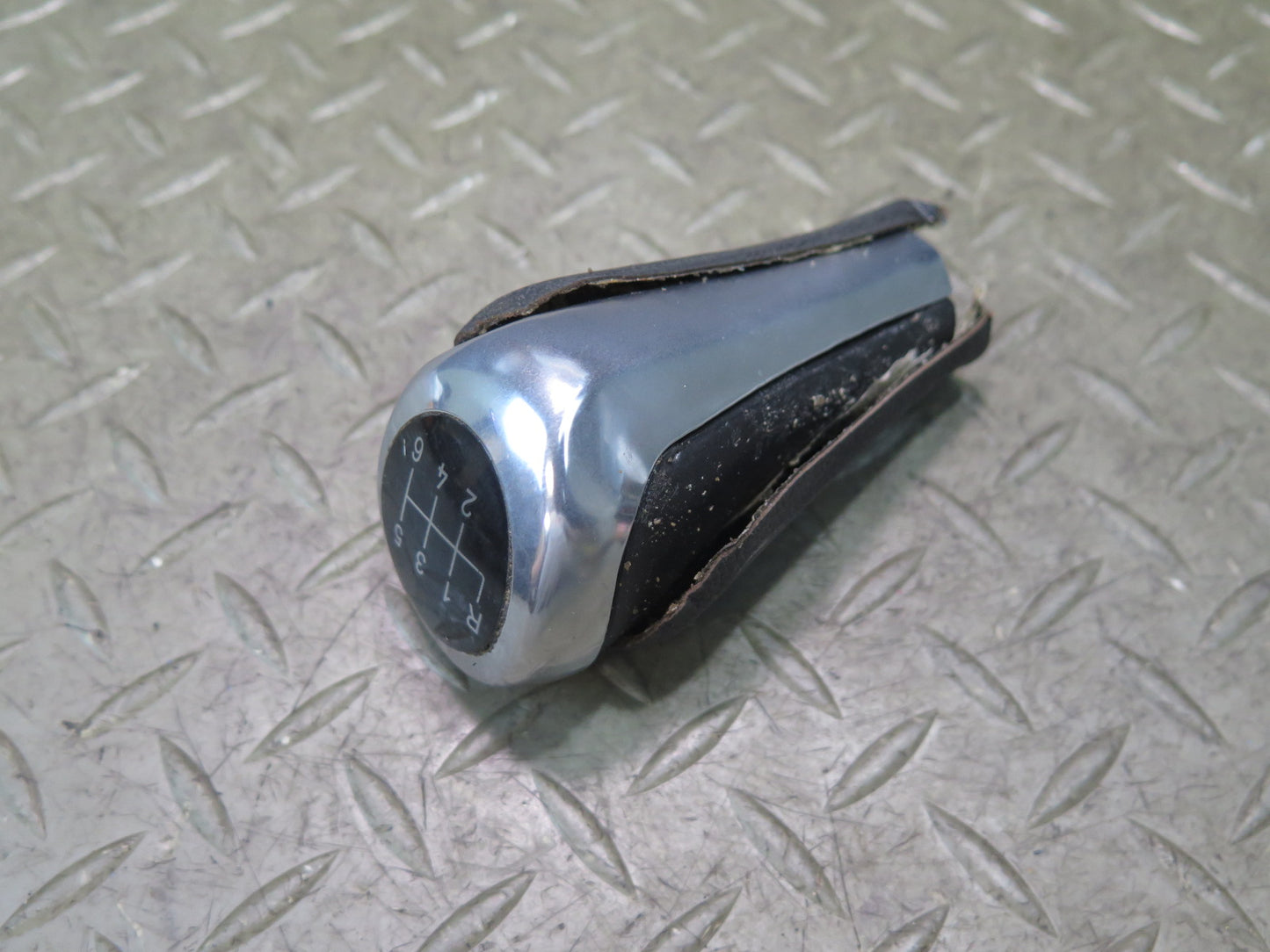 03-08 BMW E85 Z4 M/T Manual Transmission Shifter Leather Knob OEM