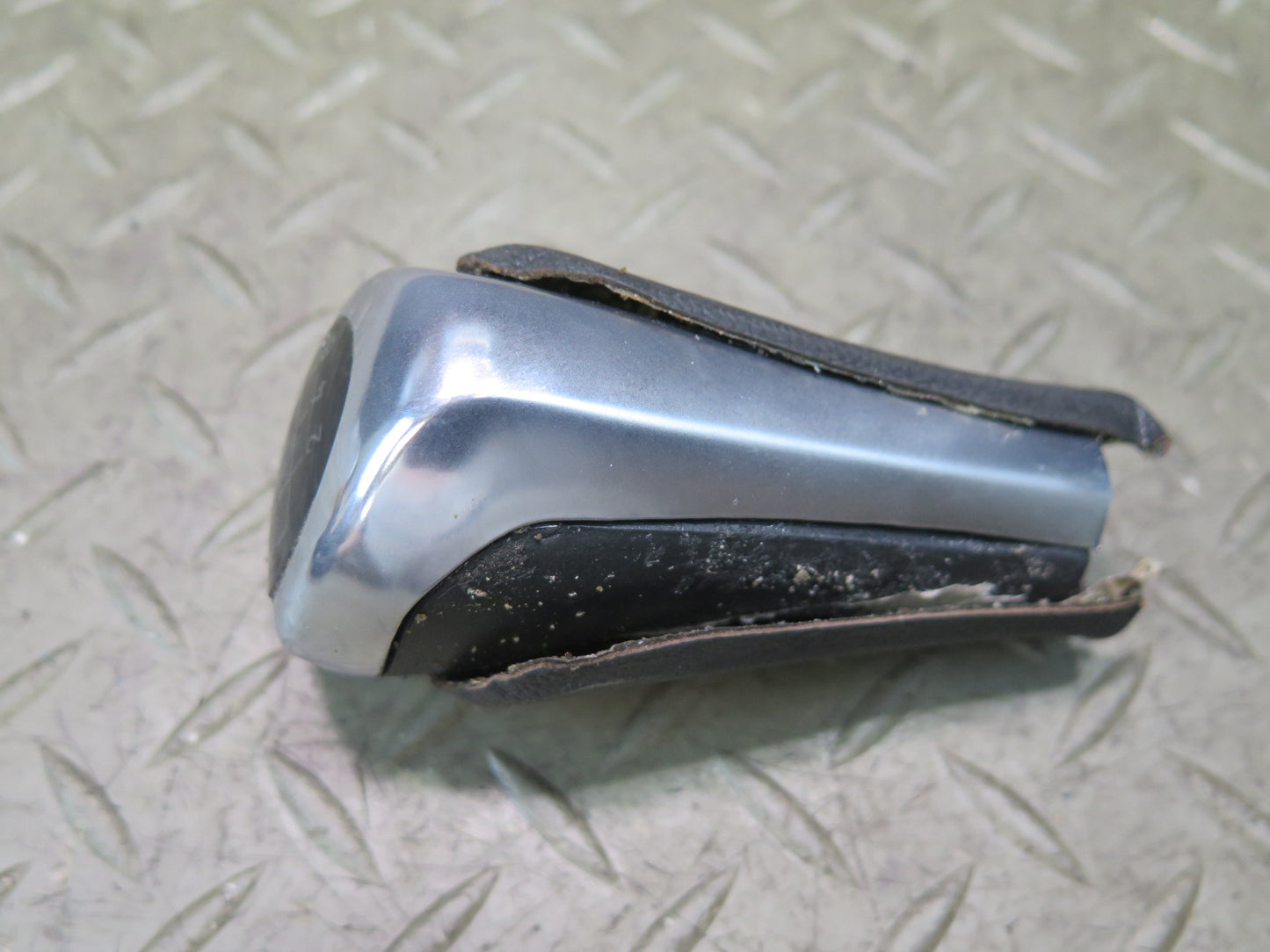 03-08 BMW E85 Z4 M/T Manual Transmission Shifter Leather Knob OEM