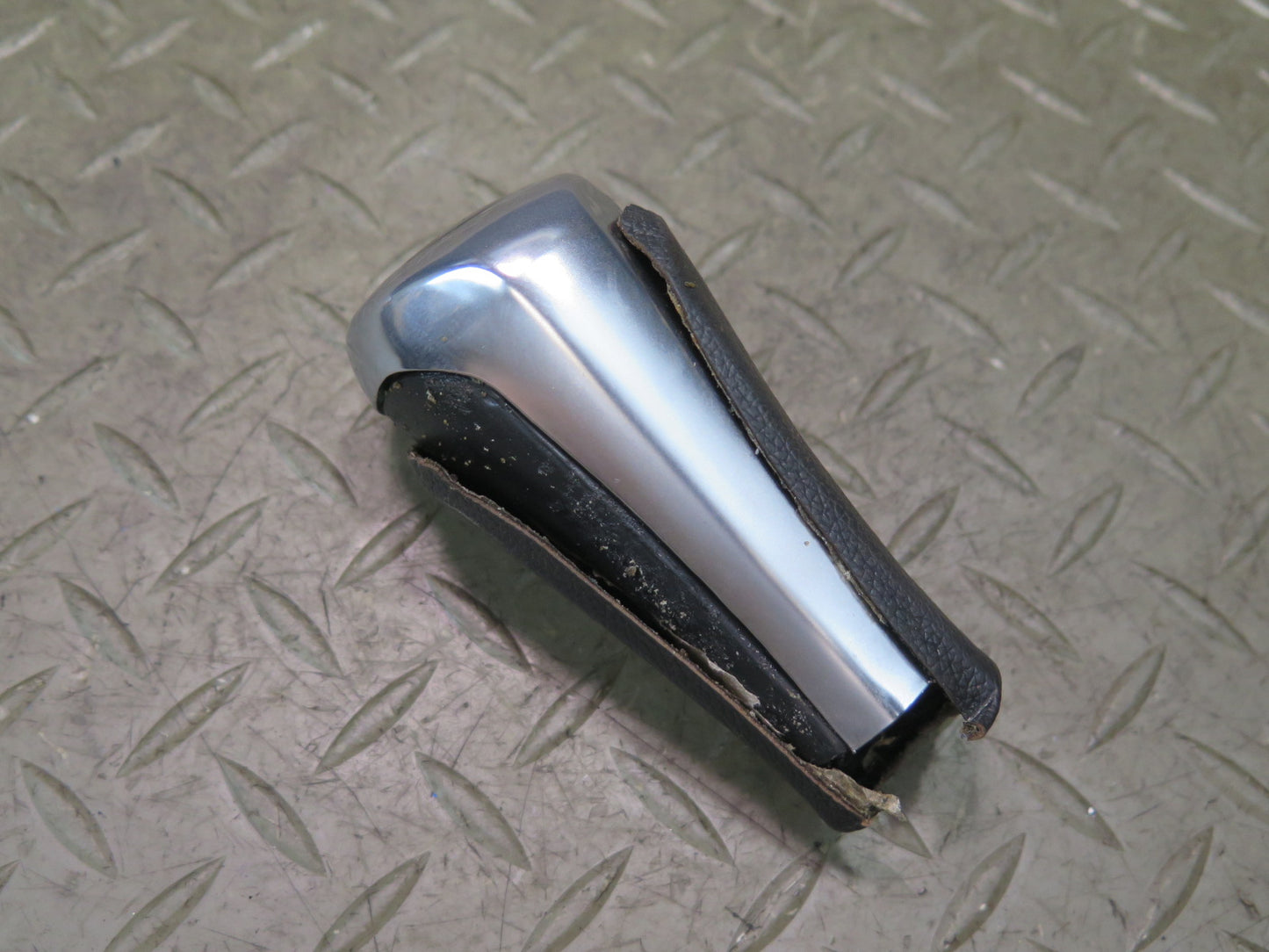 03-08 BMW E85 Z4 M/T Manual Transmission Shifter Leather Knob OEM