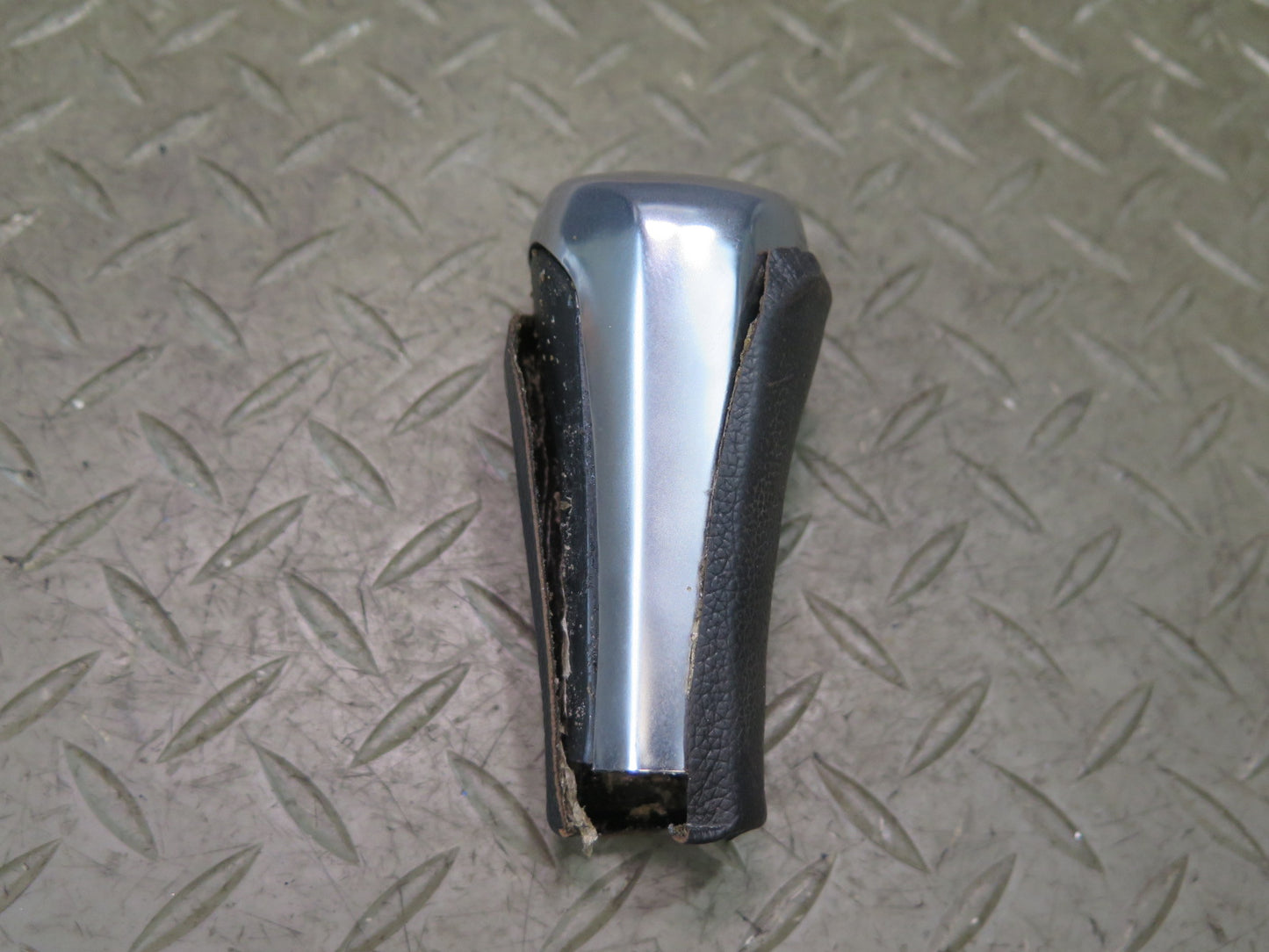 03-08 BMW E85 Z4 M/T Manual Transmission Shifter Leather Knob OEM