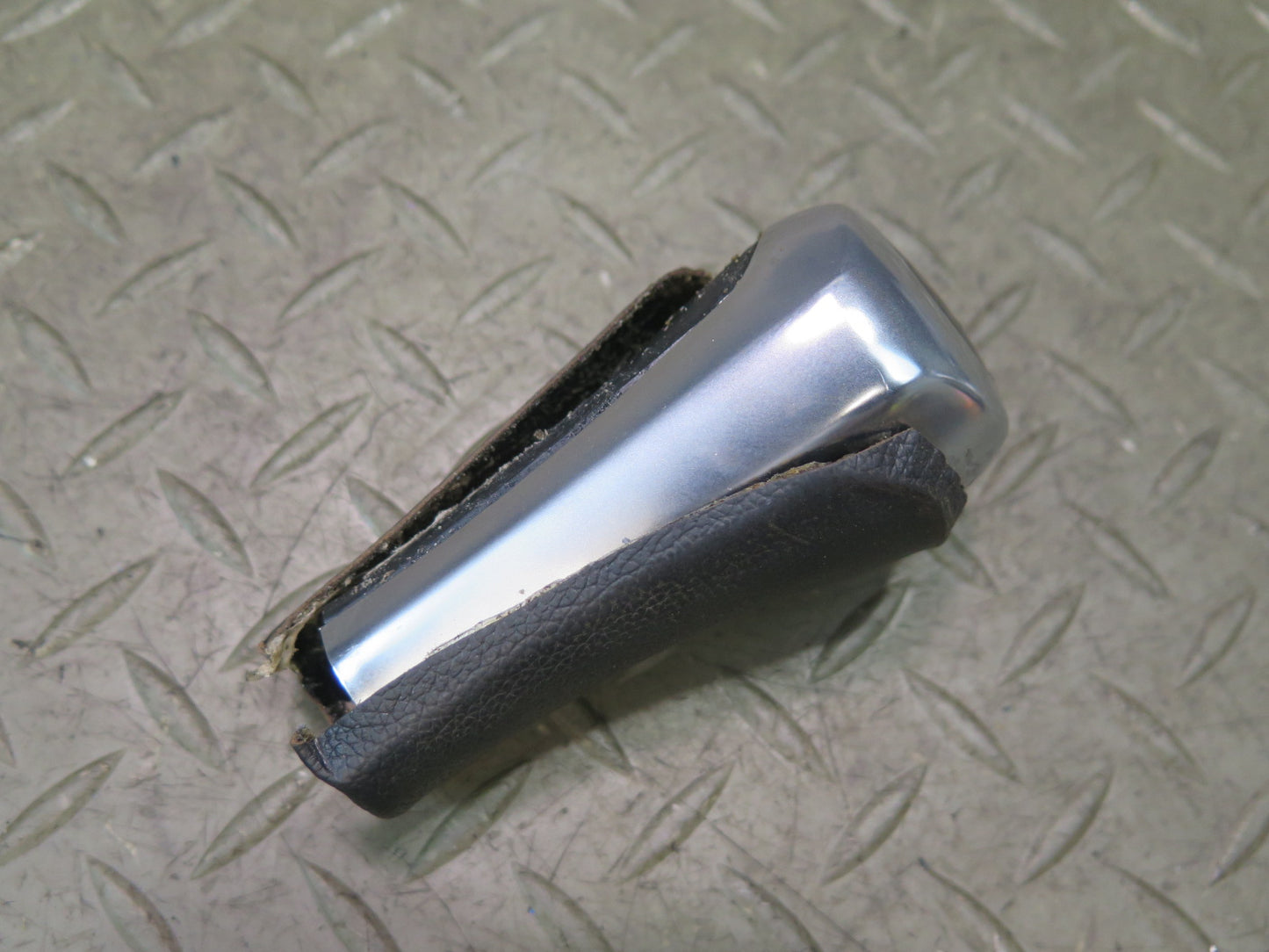 03-08 BMW E85 Z4 M/T Manual Transmission Shifter Leather Knob OEM
