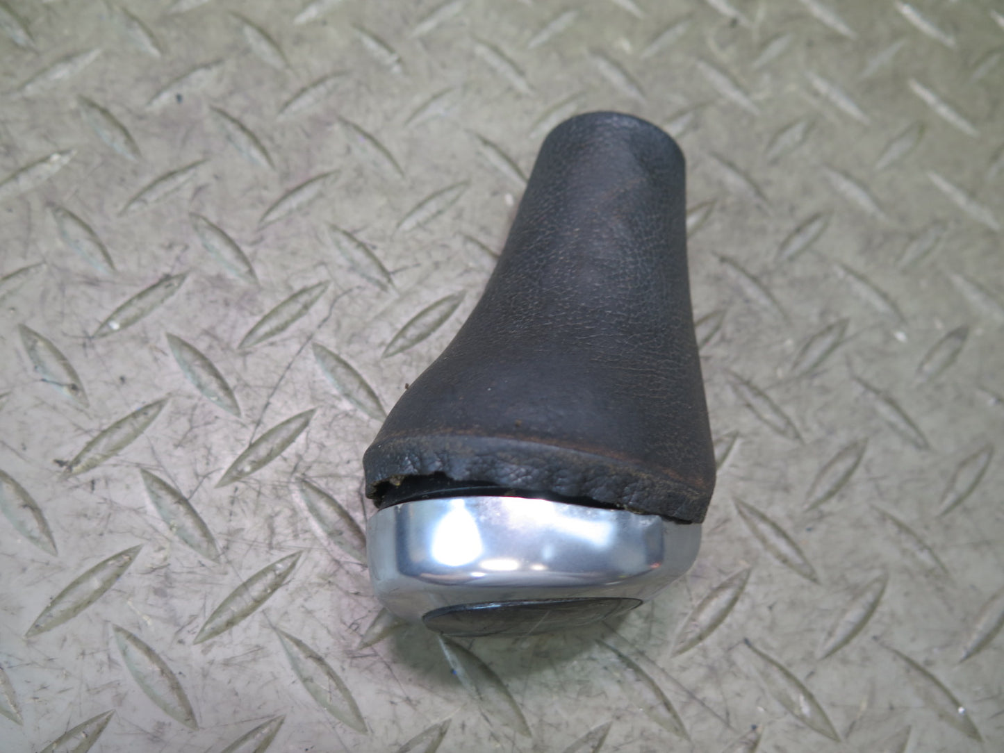 03-08 BMW E85 Z4 M/T Manual Transmission Shifter Leather Knob OEM