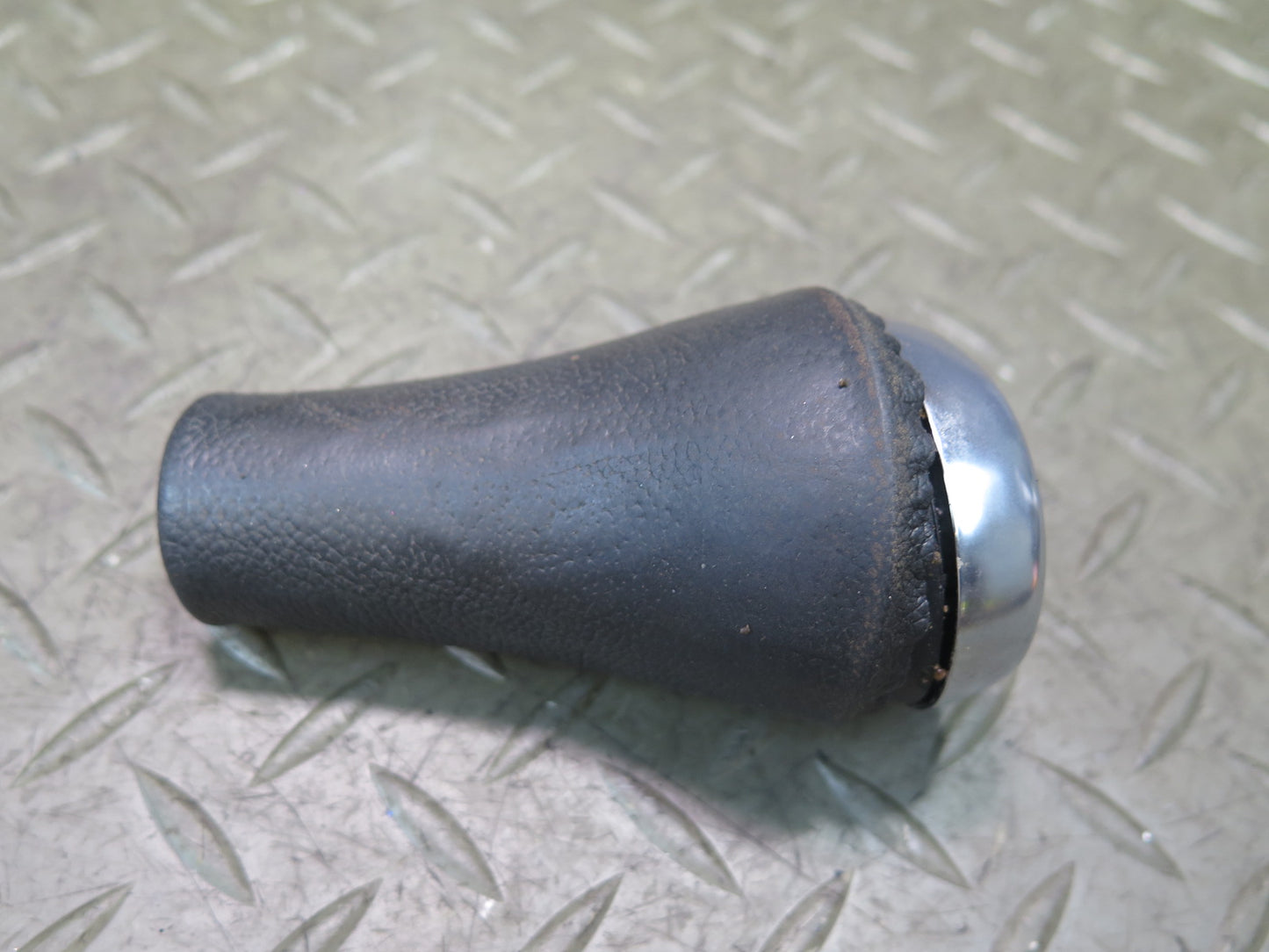 03-08 BMW E85 Z4 M/T Manual Transmission Shifter Leather Knob OEM