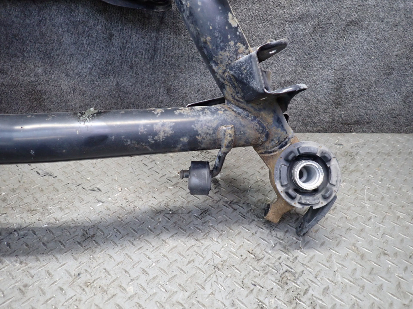 95-97 Toyota UCF20 Celsior 4.0L Rear Suspension Subframe Crossmember 116K OEM