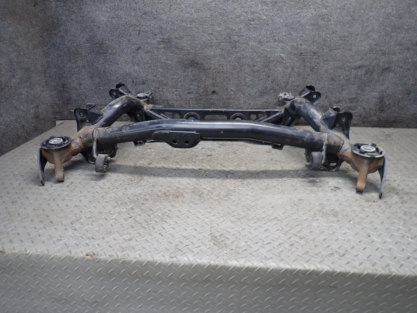95-97 Toyota UCF20 Celsior 4.0L Rear Suspension Subframe Crossmember 116K OEM