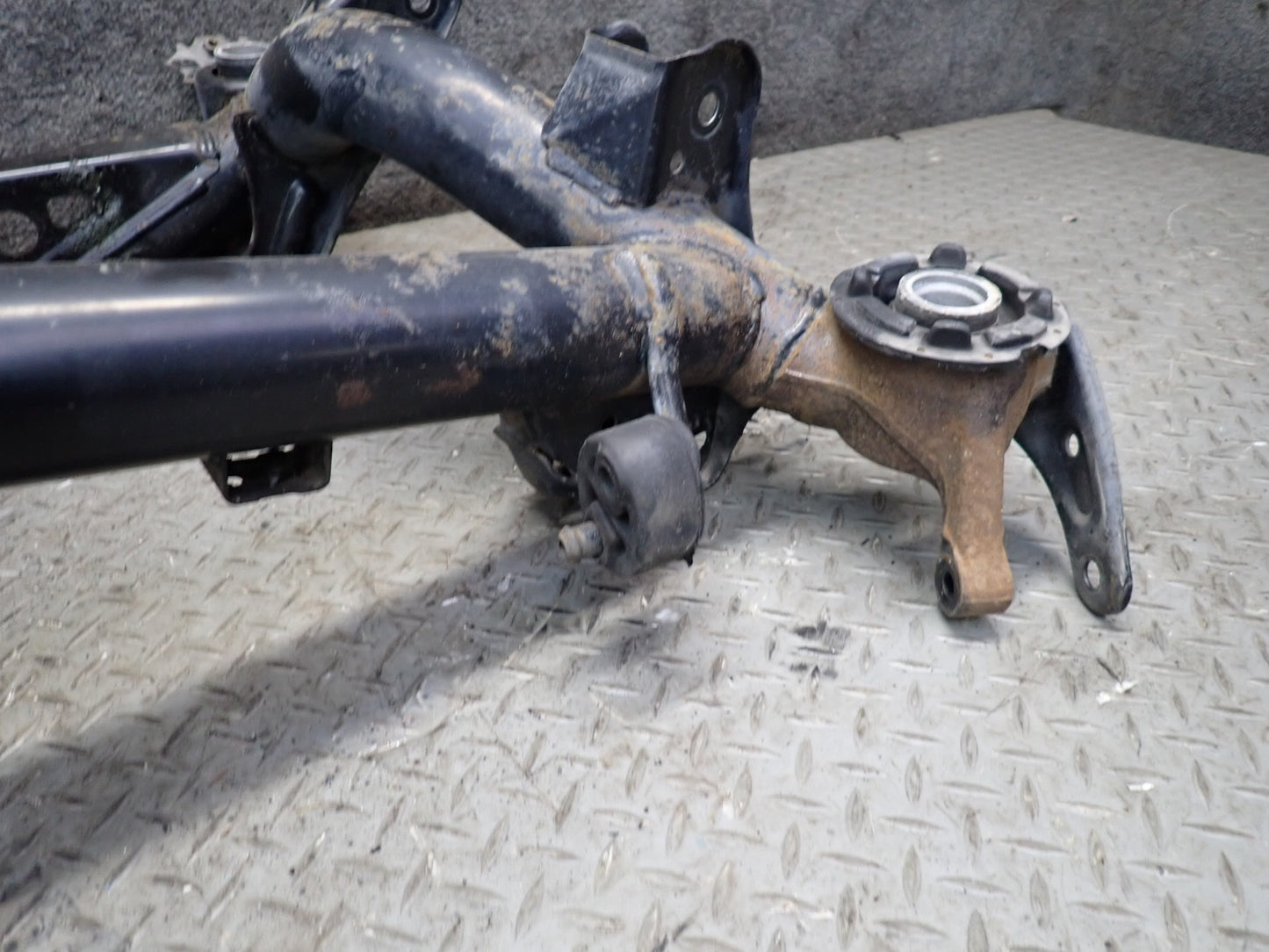 95-97 Toyota UCF20 Celsior 4.0L Rear Suspension Subframe Crossmember 116K OEM