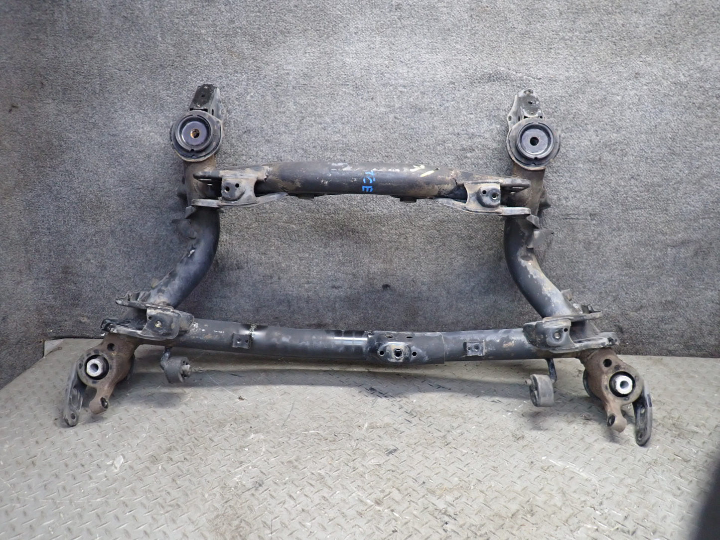 95-97 Toyota UCF20 Celsior 4.0L Rear Suspension Subframe Crossmember 116K OEM