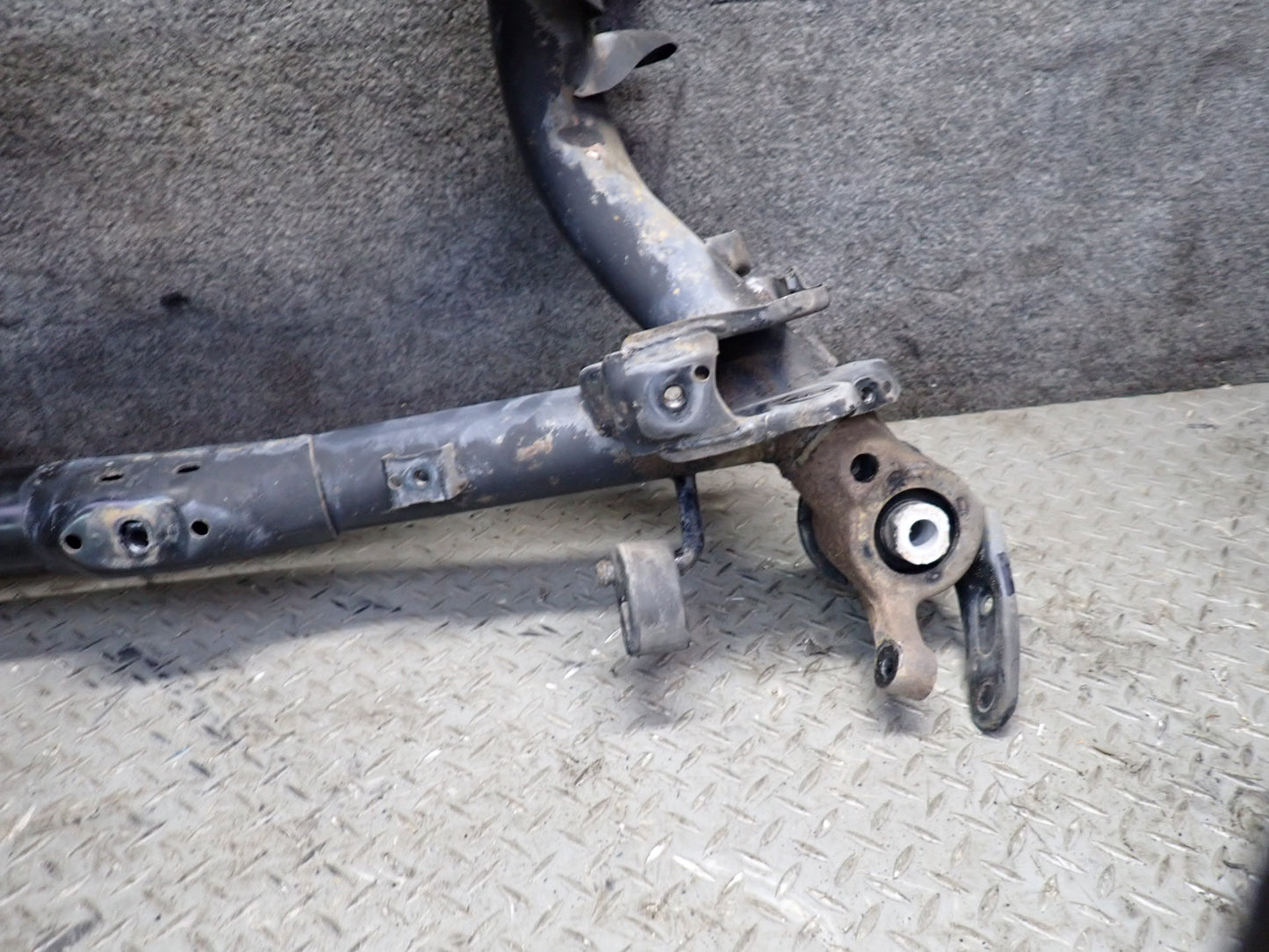 95-97 Toyota UCF20 Celsior 4.0L Rear Suspension Subframe Crossmember 116K OEM