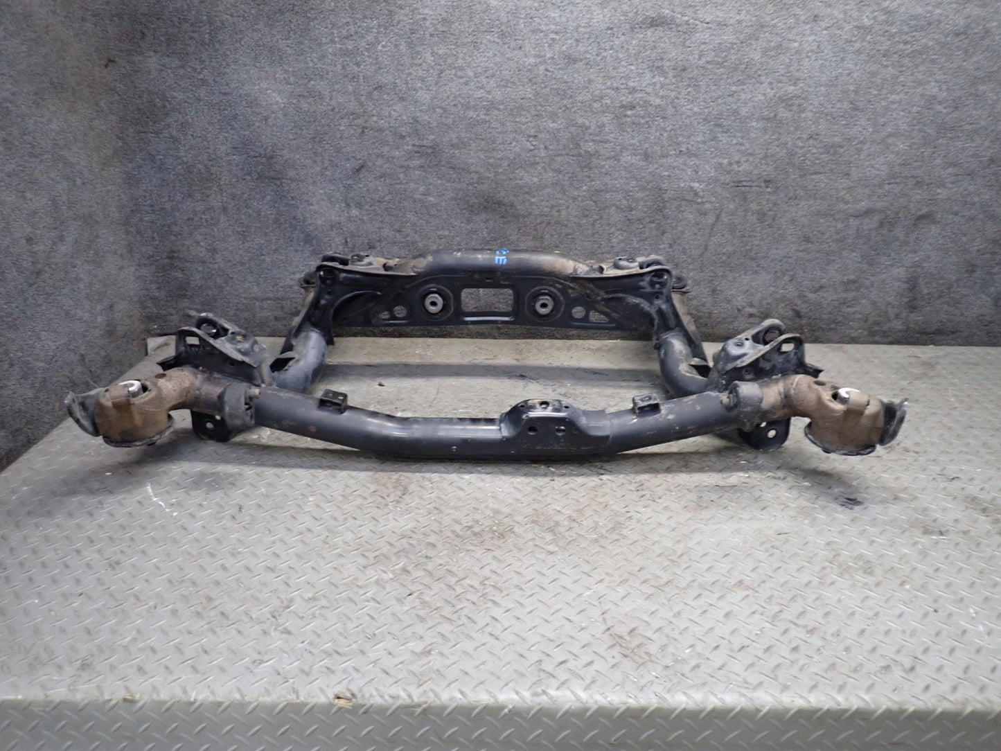 95-97 Toyota UCF20 Celsior 4.0L Rear Suspension Subframe Crossmember 116K OEM