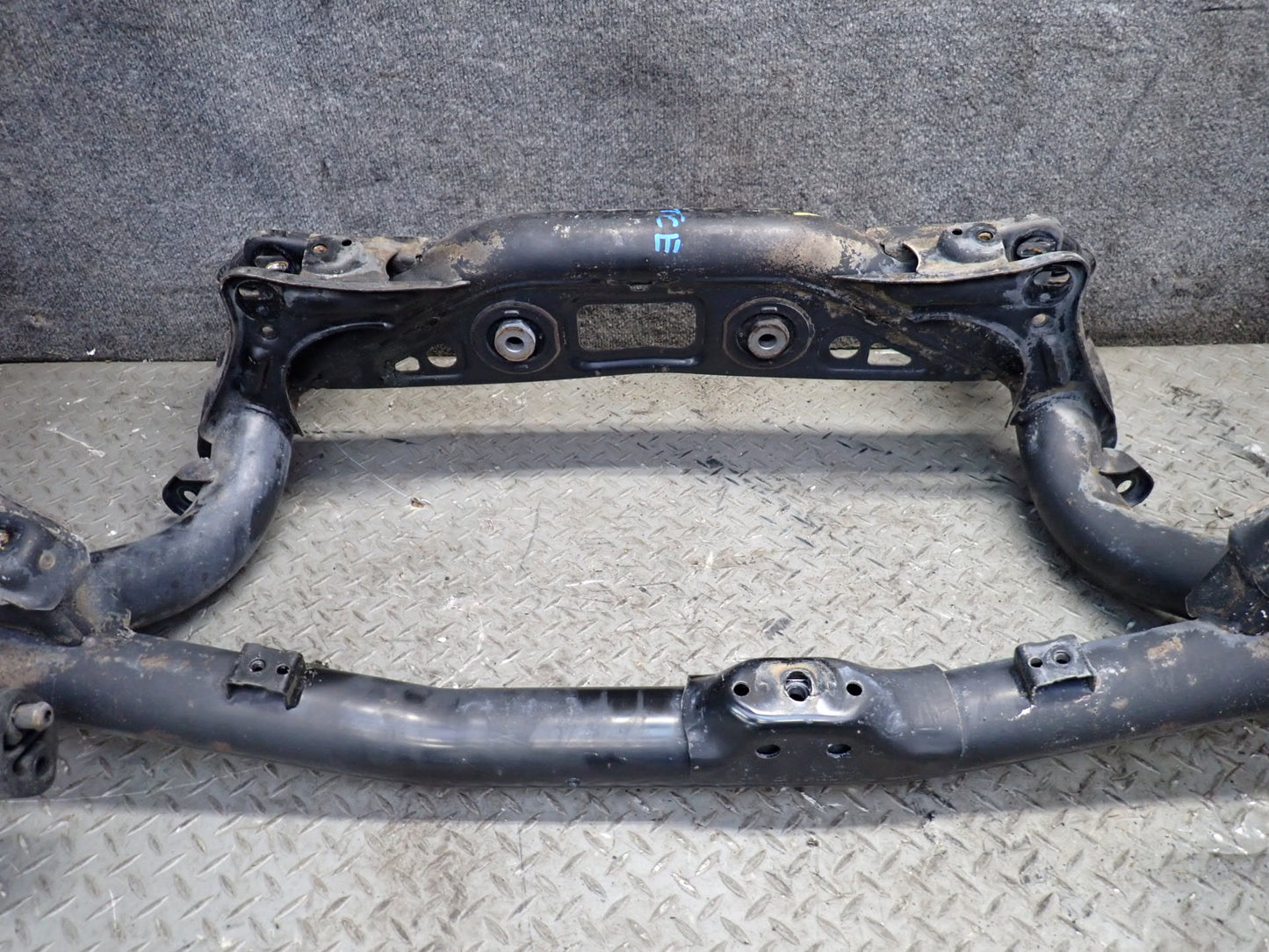 95-97 Toyota UCF20 Celsior 4.0L Rear Suspension Subframe Crossmember 116K OEM