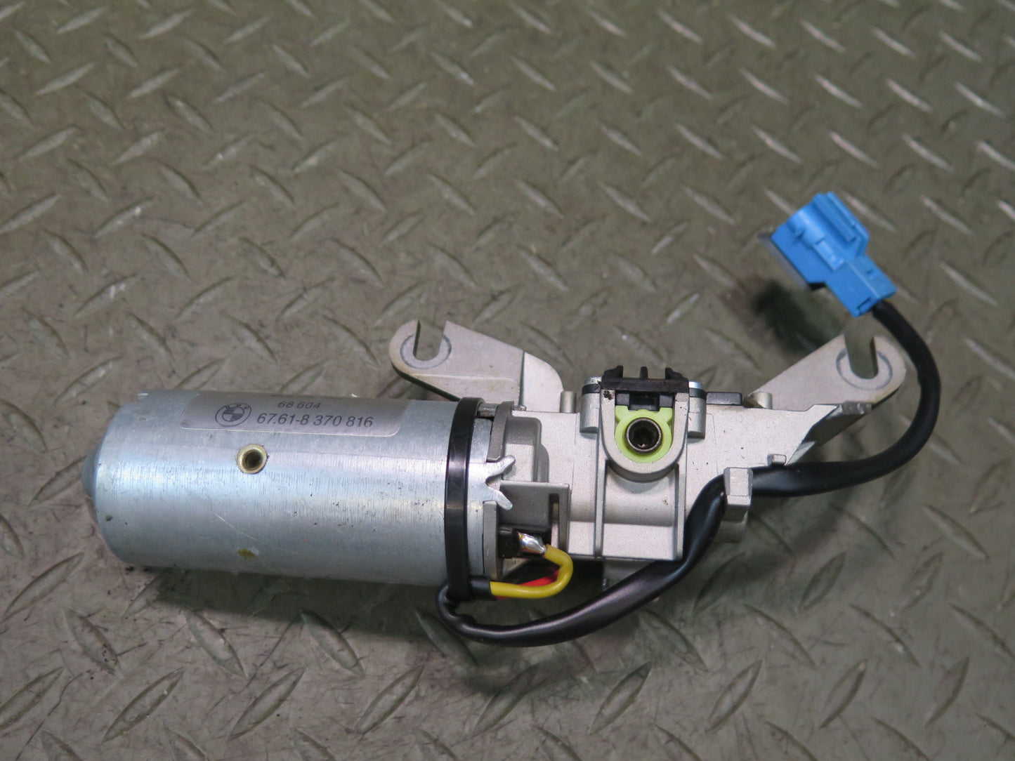 03-08 BMW E85 Z4 Convertible Roof TOP Lock Latch Motor Drive 8370816 OEM