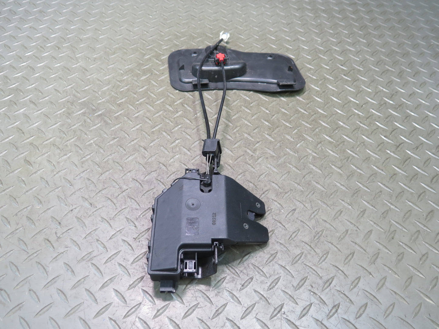 03-08 BMW E85 Z4 Rear Trunk Lock Latch Actuator w Release & Recessed Handle OEM