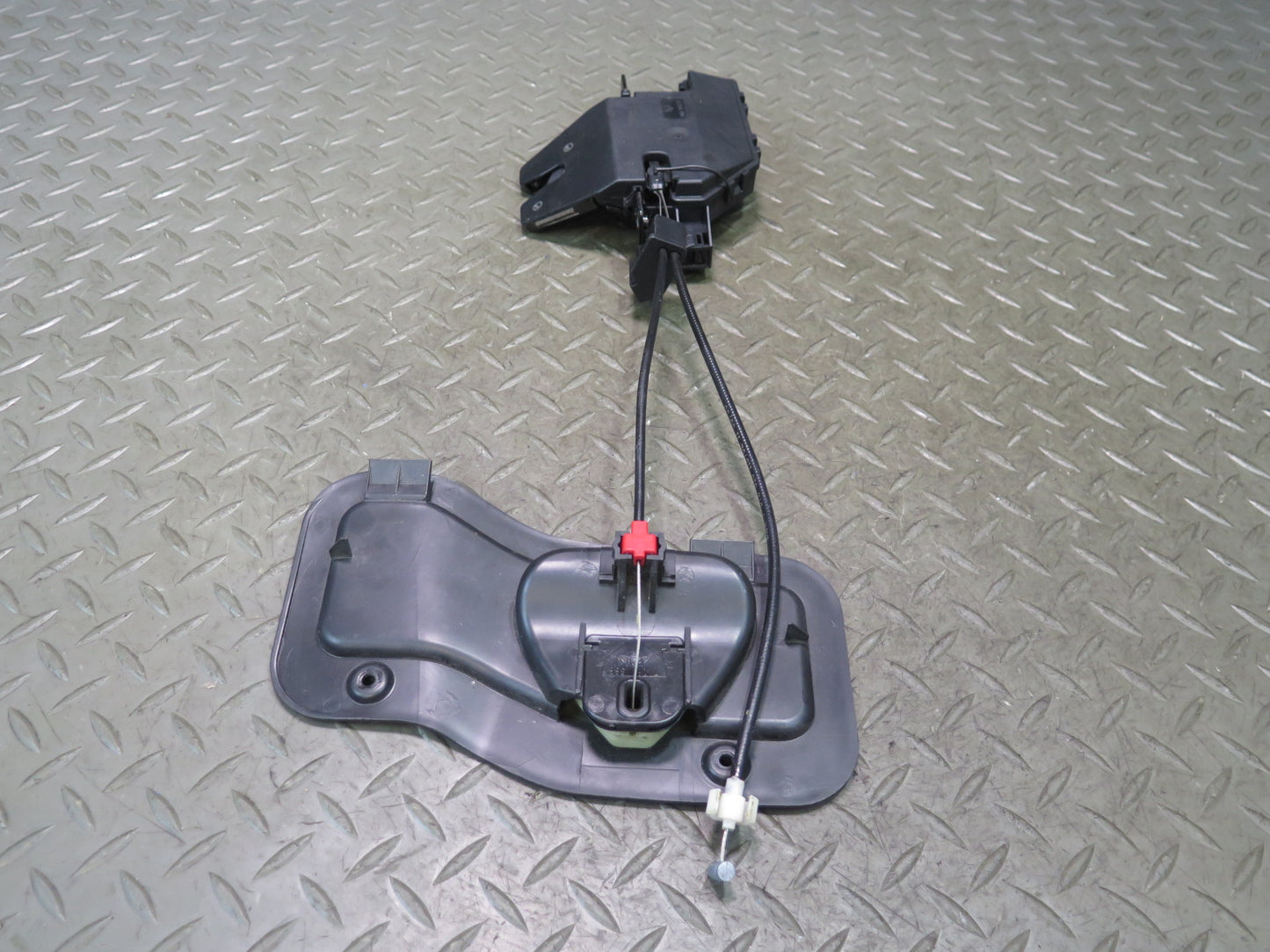 03-08 BMW E85 Z4 Rear Trunk Lock Latch Actuator w Release & Recessed Handle OEM