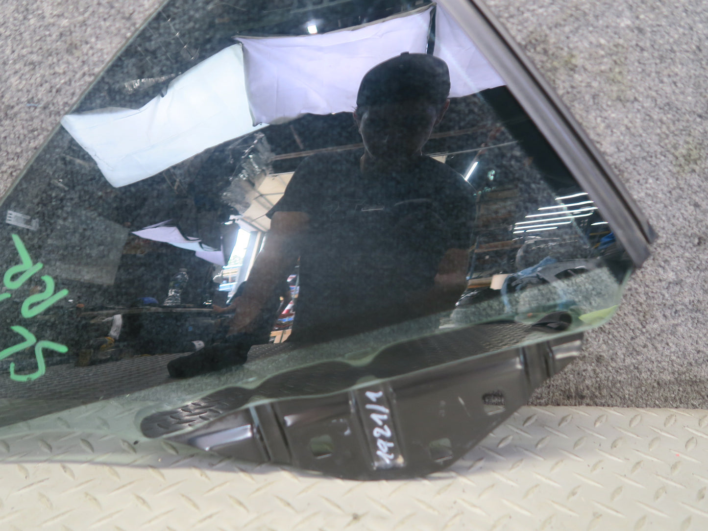 13-20 Mercedes R231 SL550 Convertible Rear Right Quarter Glass Window OEM