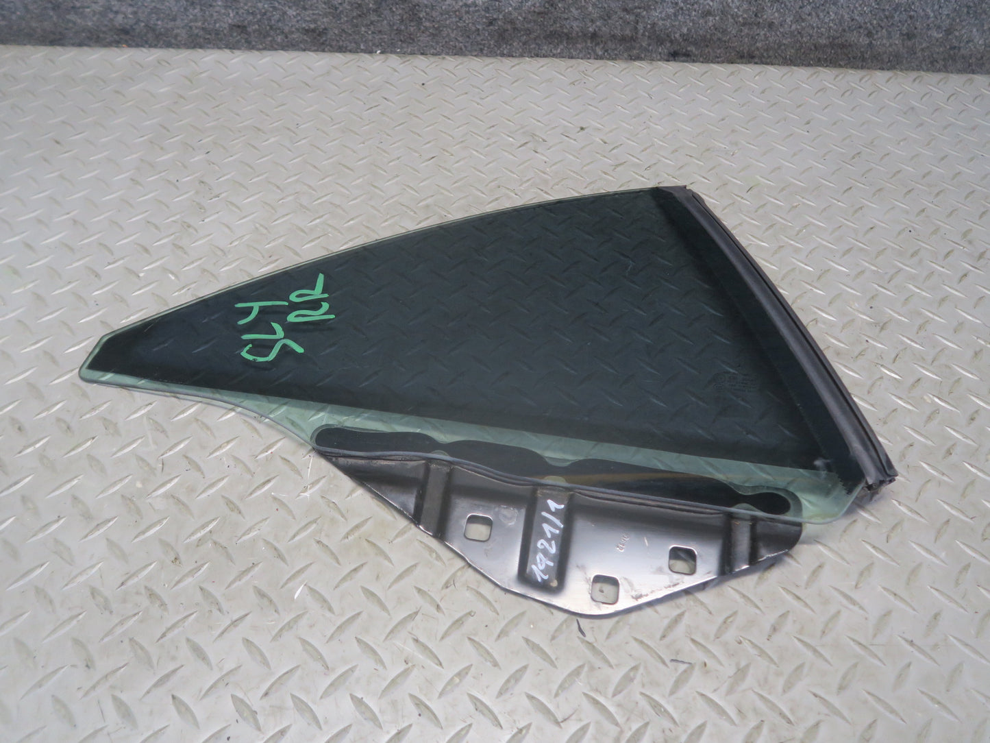 13-20 Mercedes R231 SL550 Convertible Rear Right Quarter Glass Window OEM