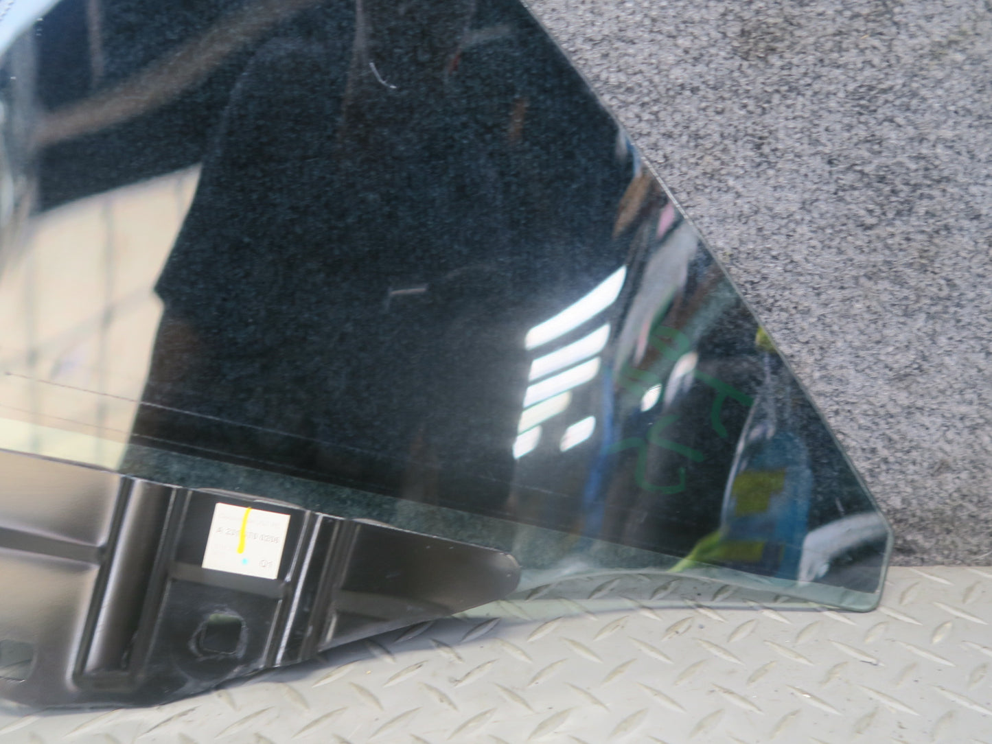 13-20 Mercedes R231 SL550 Convertible Rear Right Quarter Glass Window OEM