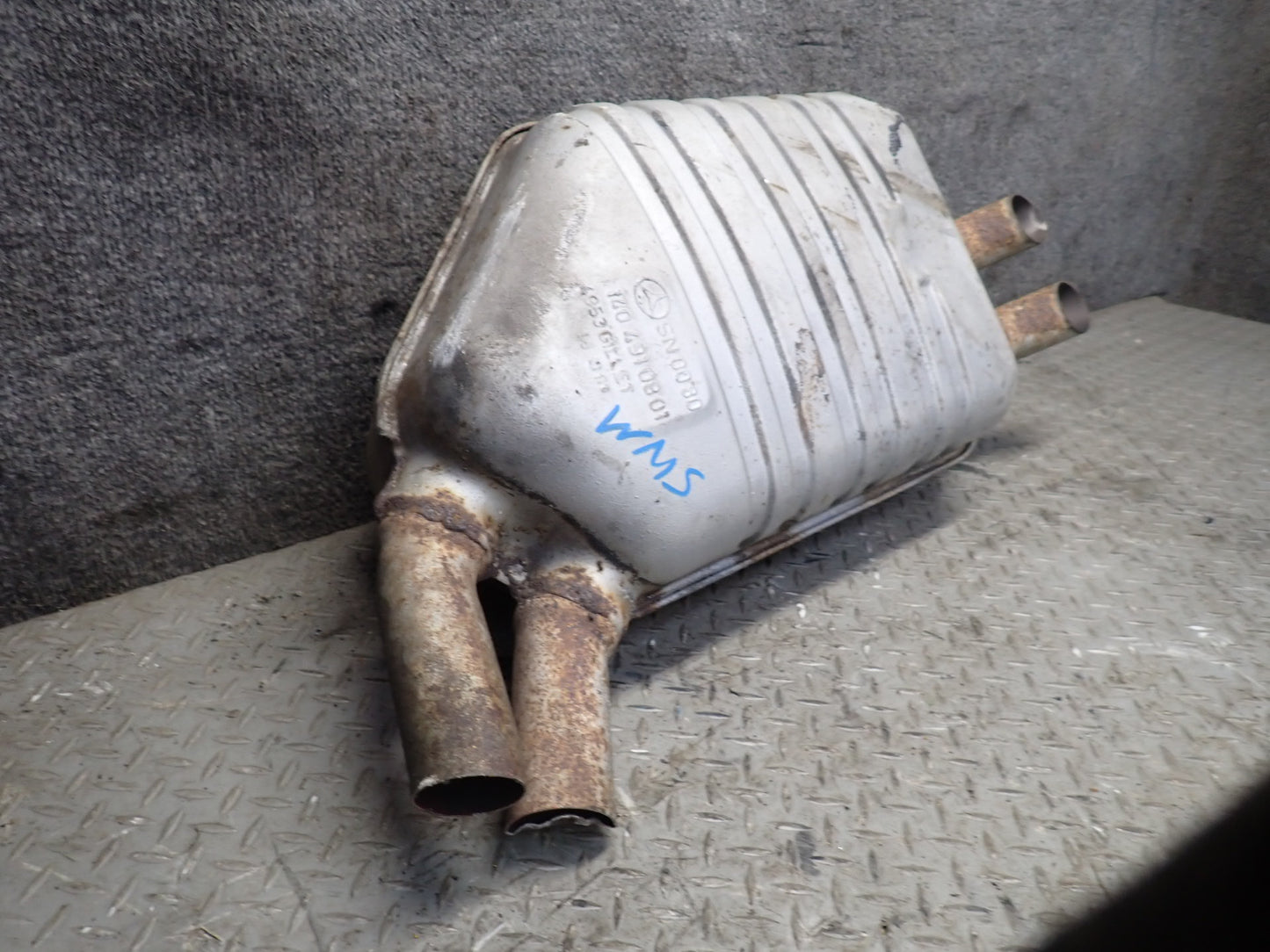 94-99 Mercedes W140 S500 Rear Exhaust Muffler 1404910801 OEM