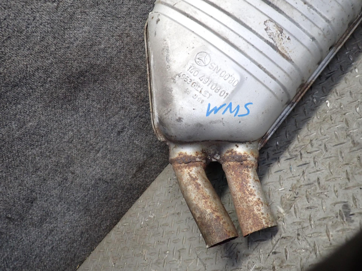 94-99 Mercedes W140 S500 Rear Exhaust Muffler 1404910801 OEM