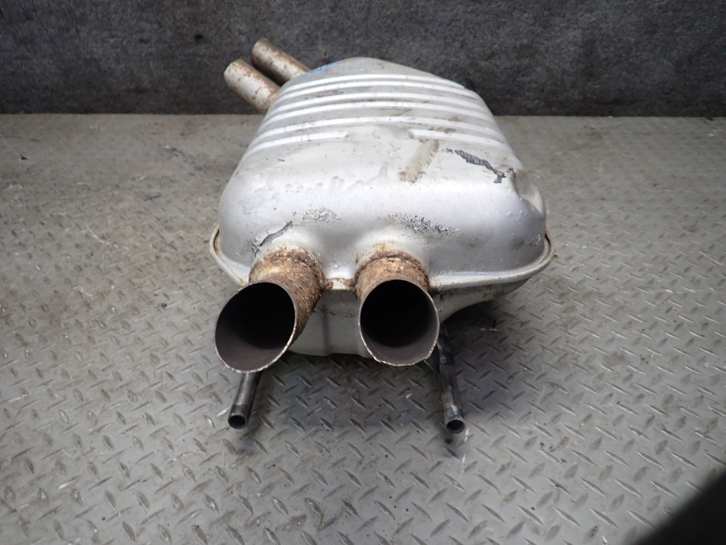 94-99 Mercedes W140 S500 Rear Exhaust Muffler 1404910801 OEM
