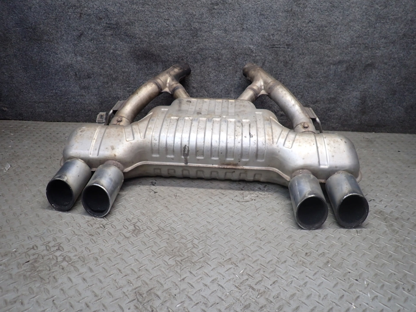 2015-2020 BMW F82 F83 M4 3.0L S55 Rear Exhaust Muffler W/ Tips