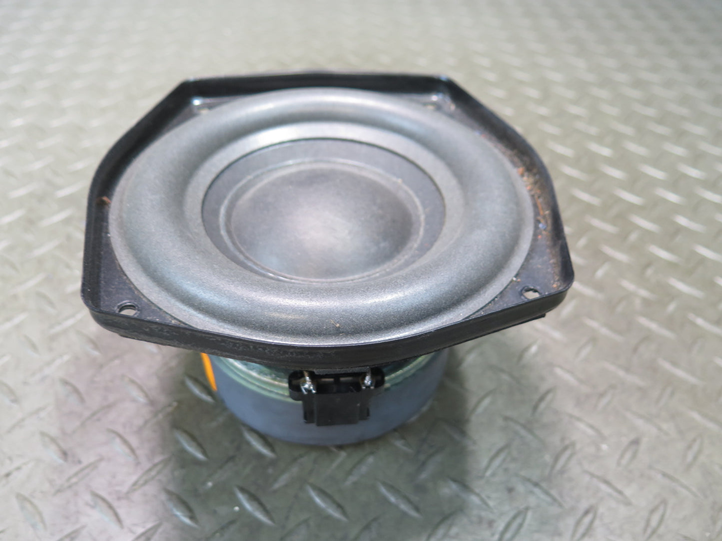 03-08 BMW E85 Z4 Set of 2 Rear TOP Hi-fi Subwoofer Speaker 6915841 OEM