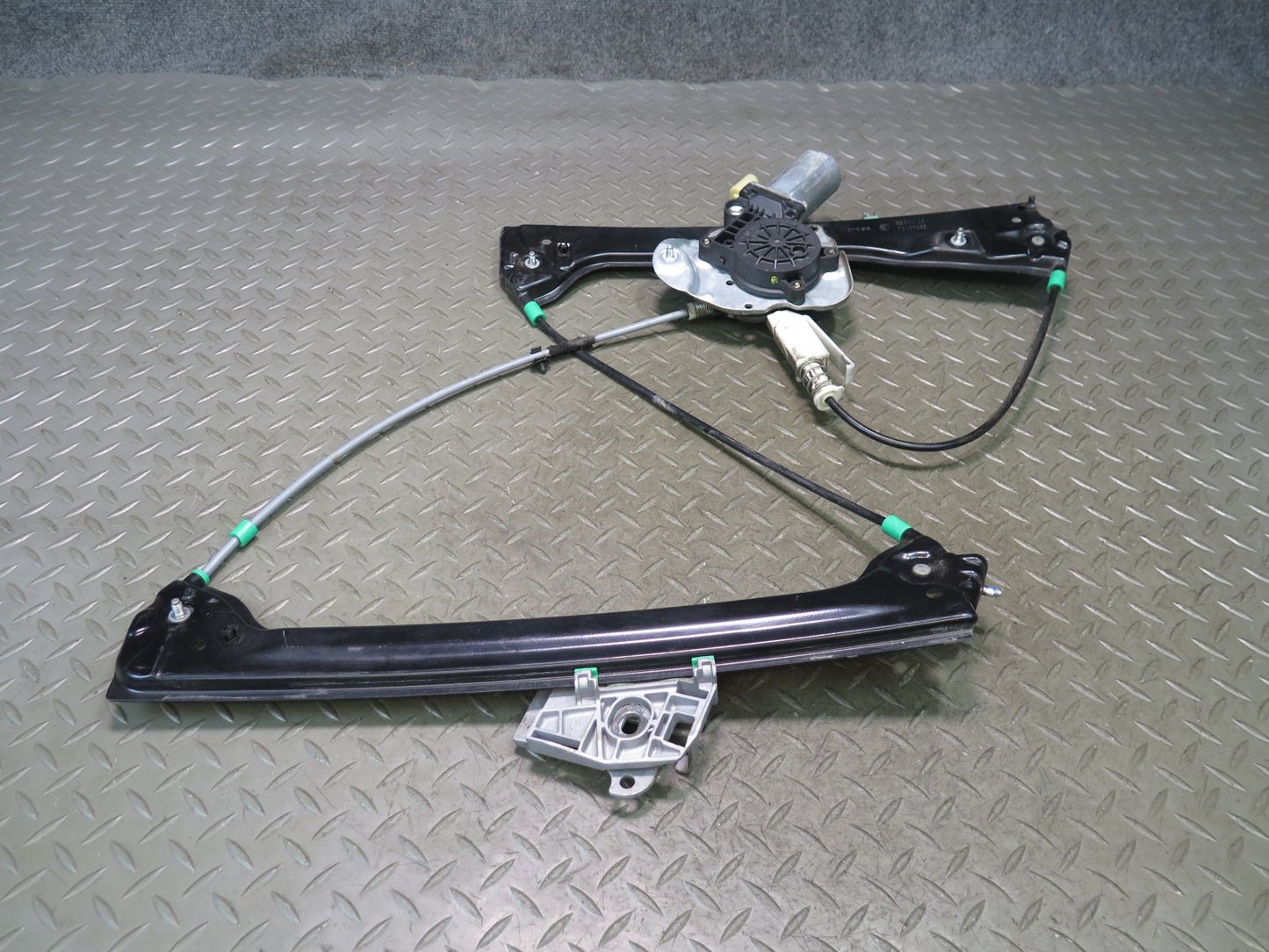 03-08 BMW E86 E85 Z4 Left Door Window Regulator w Motor 7013753 OEM