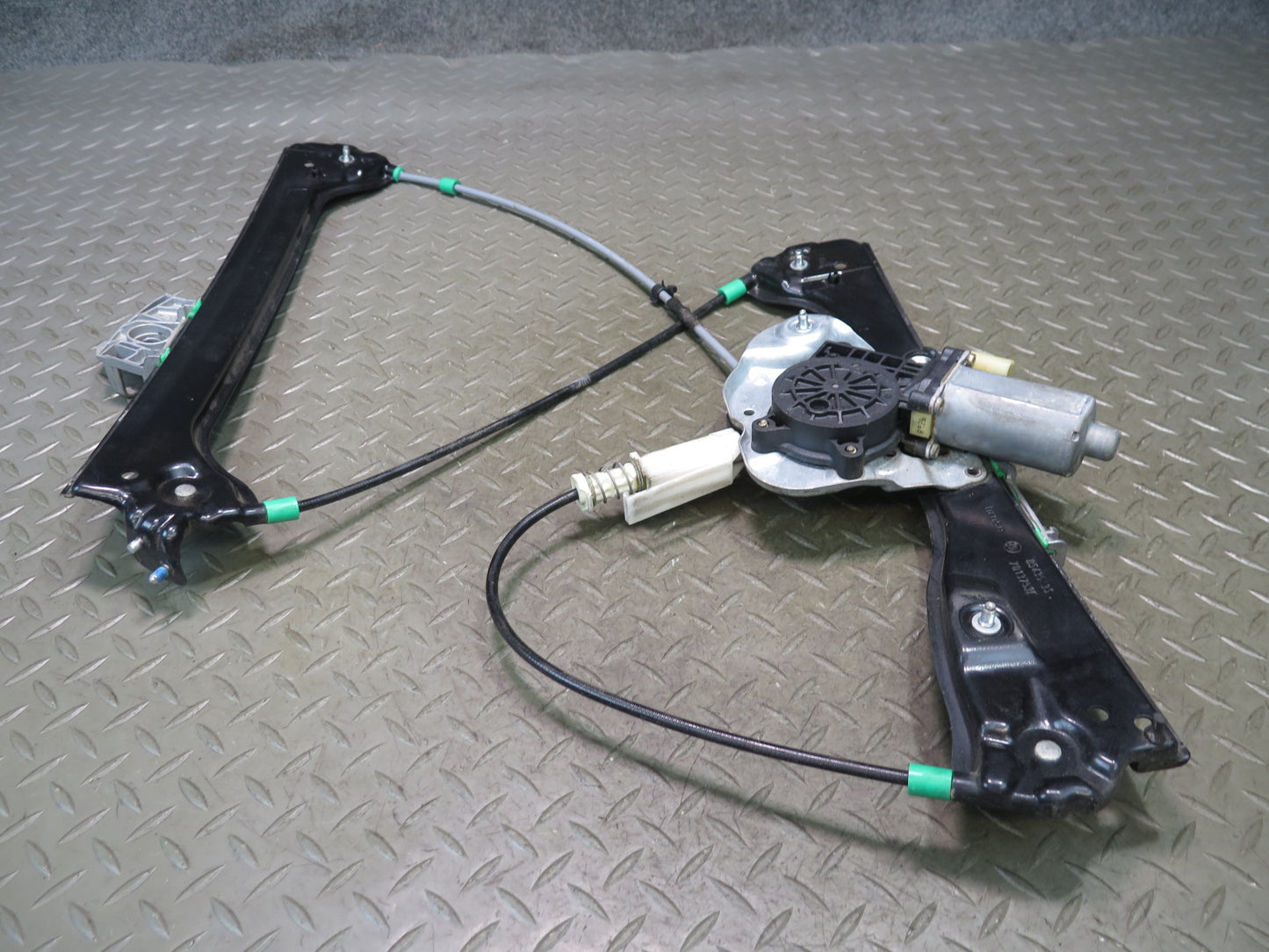 03-08 BMW E86 E85 Z4 Left Door Window Regulator w Motor 7013753 OEM