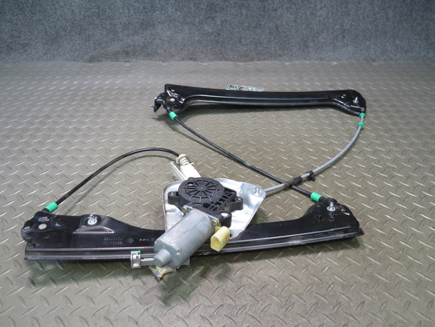03-08 BMW E86 E85 Z4 Left Door Window Regulator w Motor 7013753 OEM