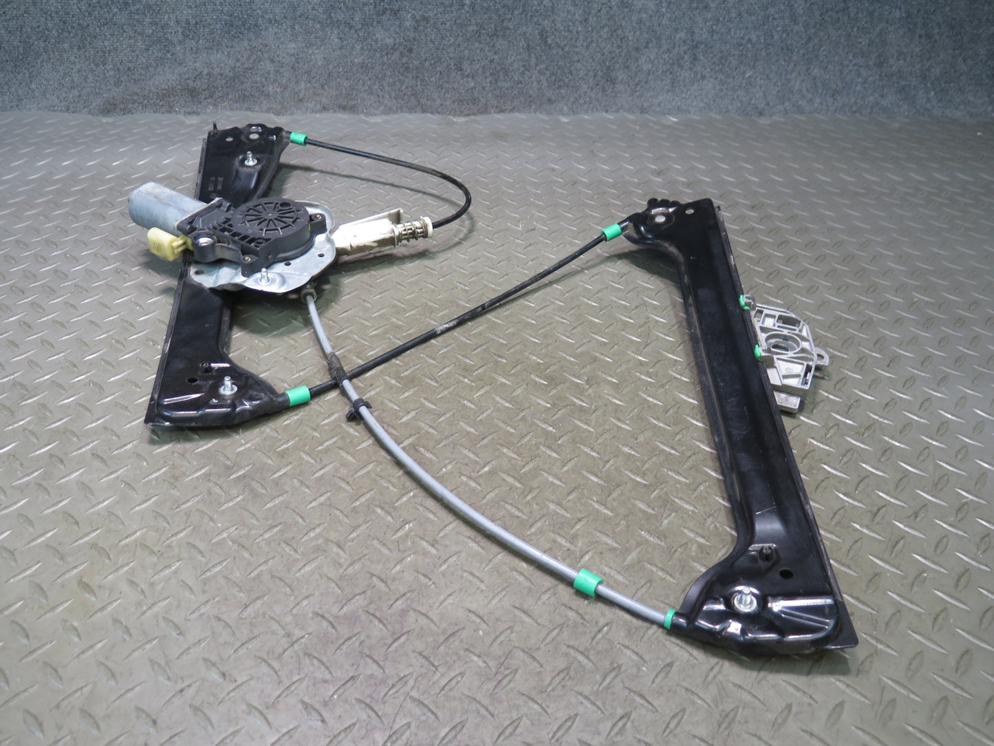 03-08 BMW E86 E85 Z4 Left Door Window Regulator w Motor 7013753 OEM