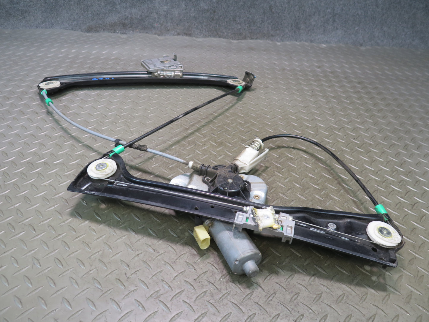 03-08 BMW E86 E85 Z4 Left Door Window Regulator w Motor 7013753 OEM