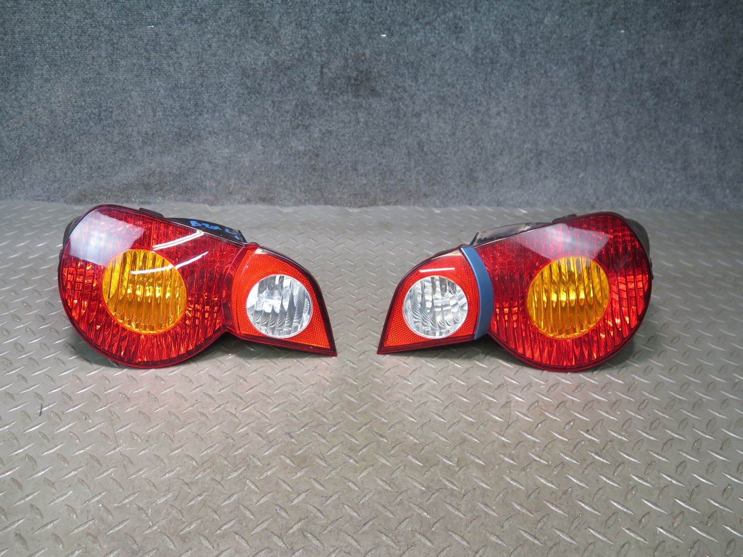 03-05 BMW E85 Z4 Set of 2 Rear Left & Right Tail Light Lamp OEM