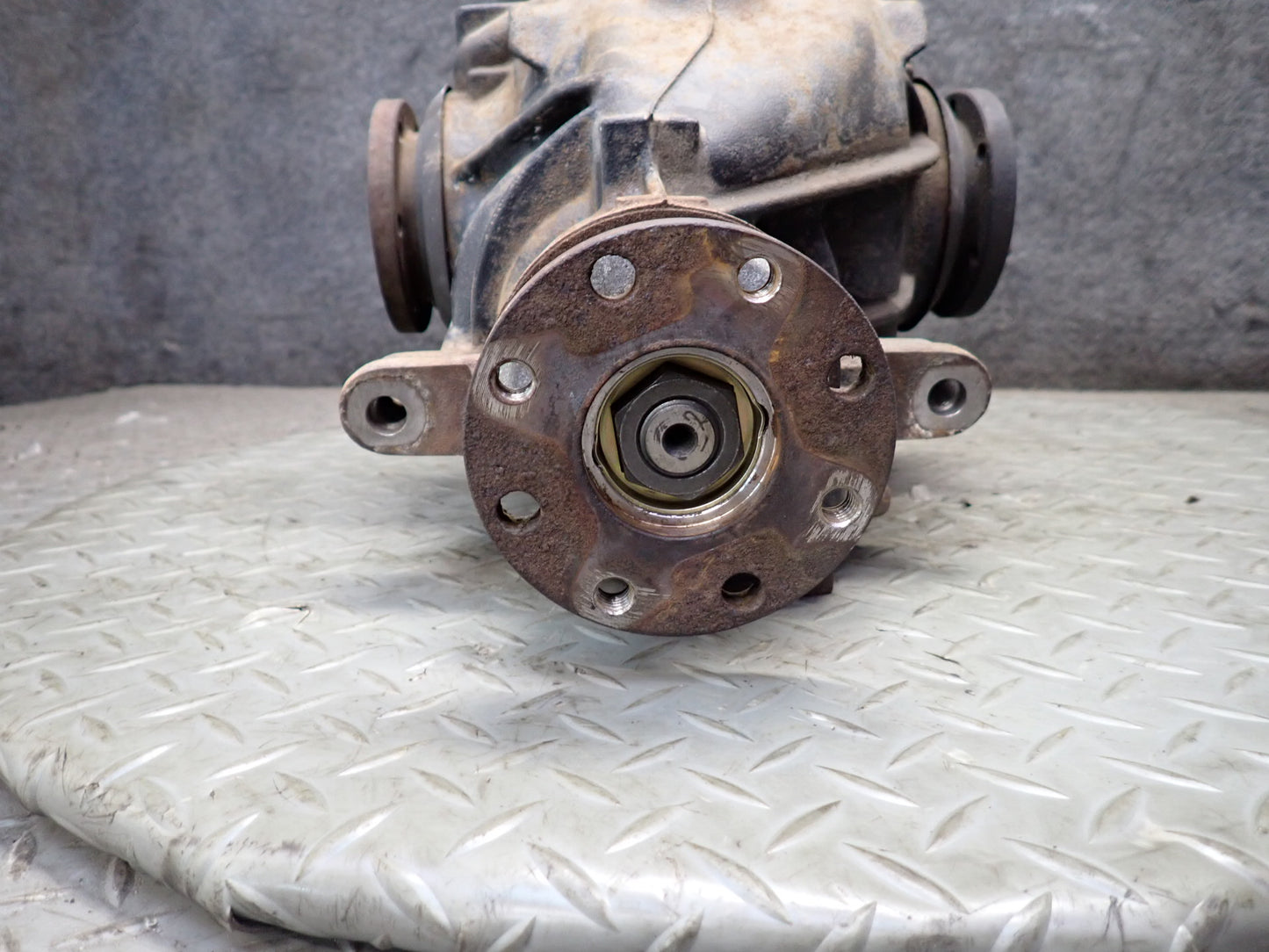 03-05 BMW E85 Z4 3.0L M54 M/T Rear Axle Differential Carrier 3.07 Ratio OEM