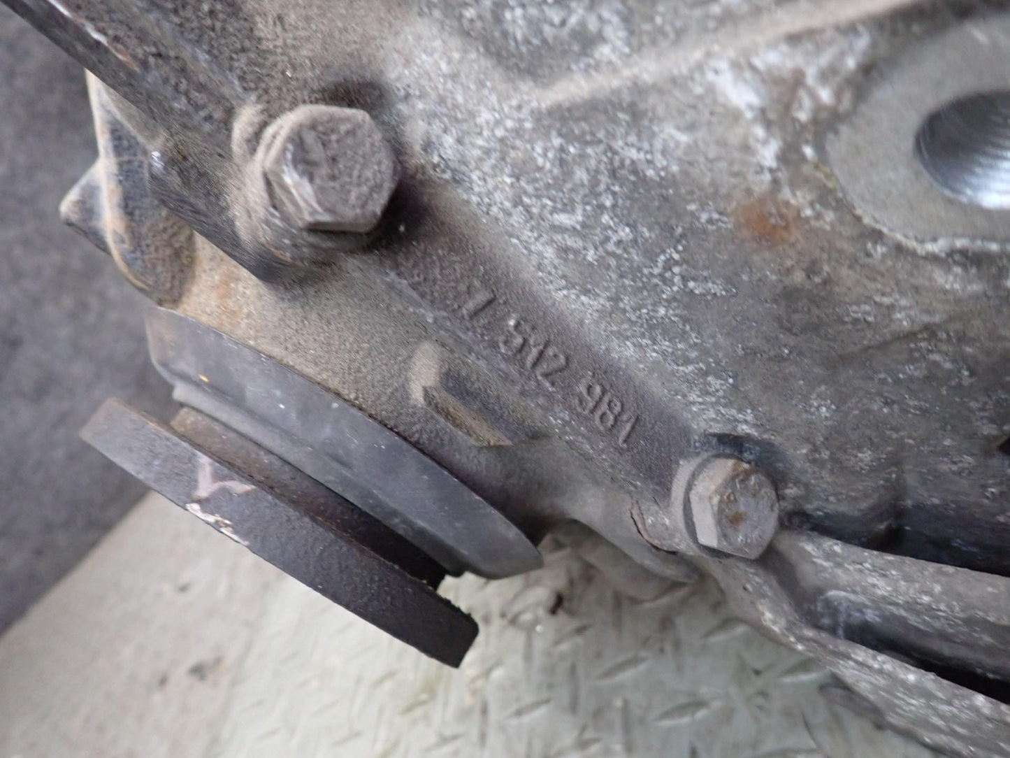 03-05 BMW E85 Z4 3.0L M54 M/T Rear Axle Differential Carrier 3.07 Ratio OEM