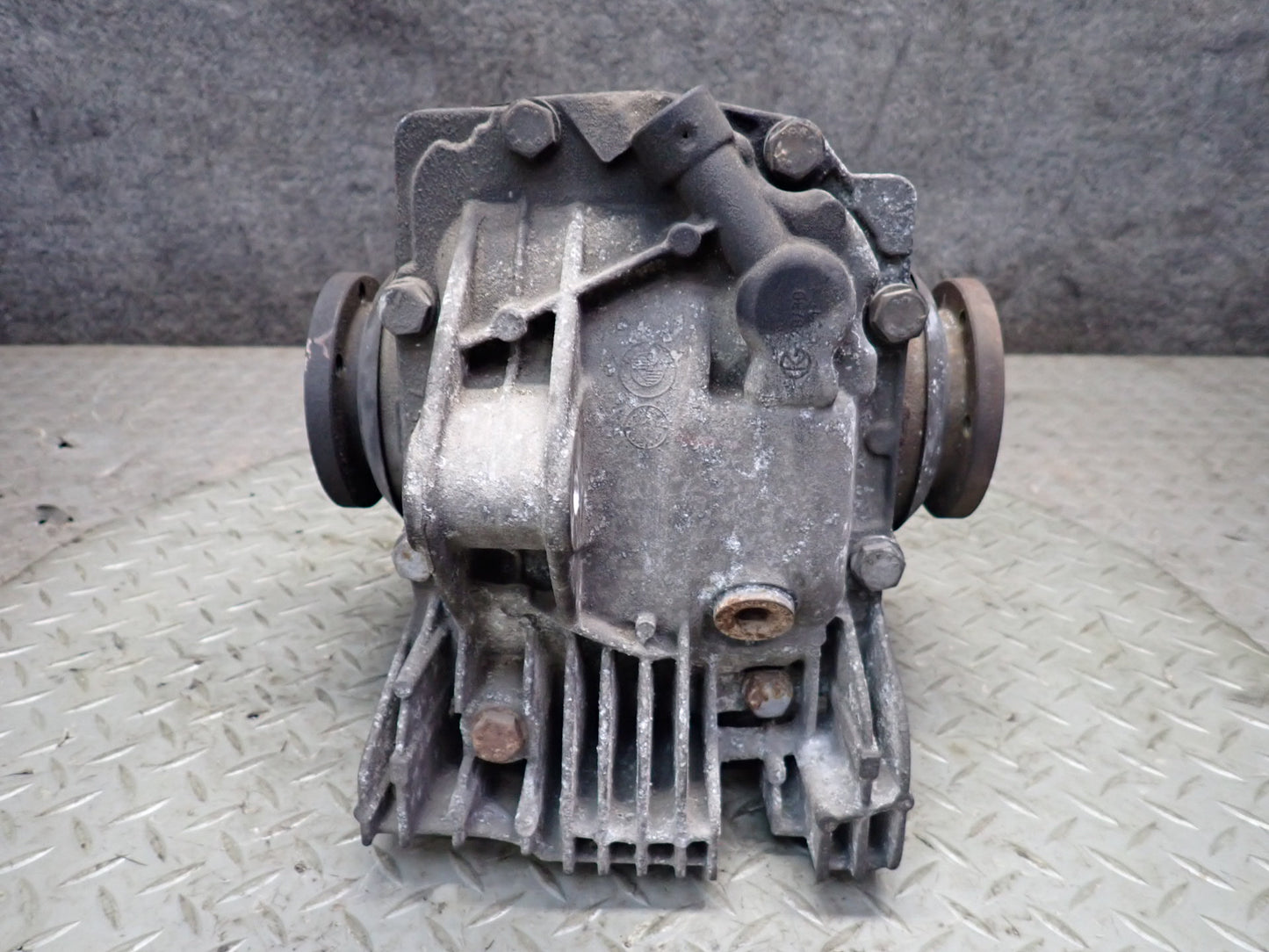 03-05 BMW E85 Z4 3.0L M54 M/T Rear Axle Differential Carrier 3.07 Ratio OEM