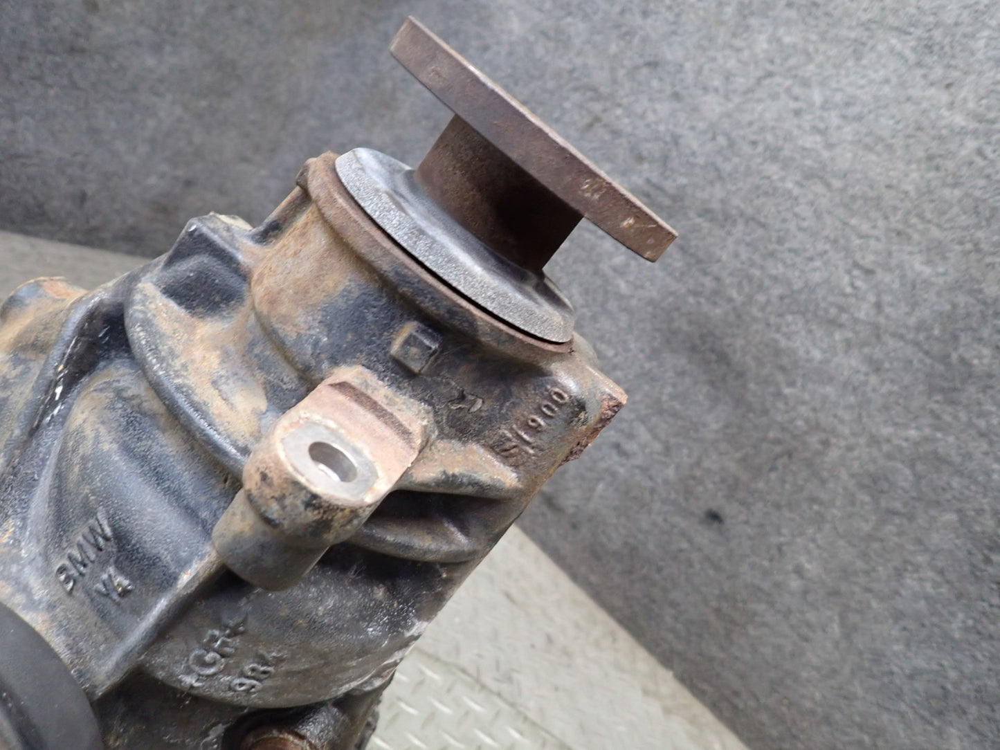 03-05 BMW E85 Z4 3.0L M54 M/T Rear Axle Differential Carrier 3.07 Ratio OEM