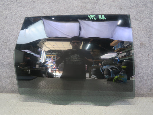 2011-2018 Porsche Cayenne 958 Rear Right Door Glass Window