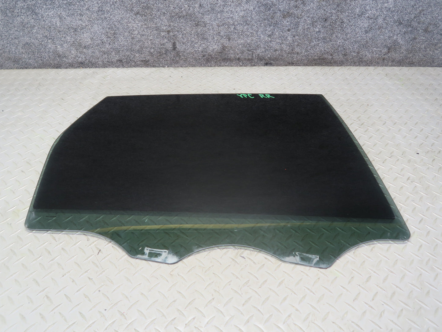 2011-2018 Porsche Cayenne 958 Rear Right Door Glass Window