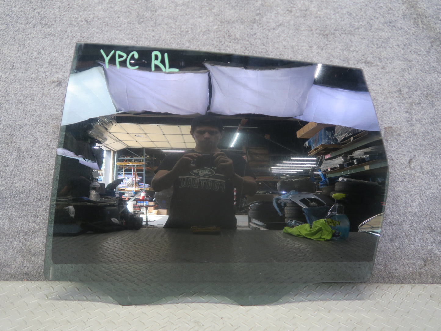 2011-2018 Porsche Cayenne 958 Rear Left Door Glass Window